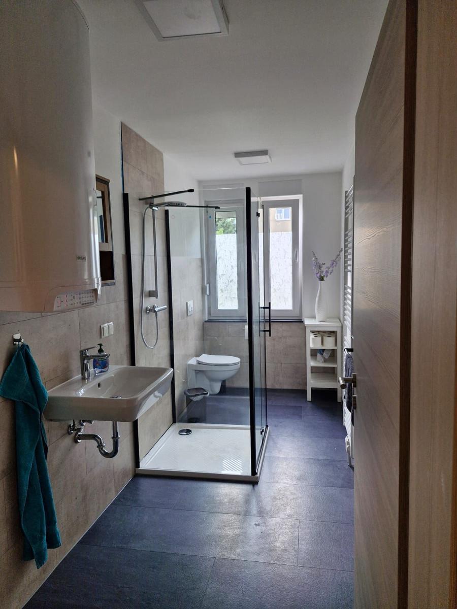 Badezimmer 1...