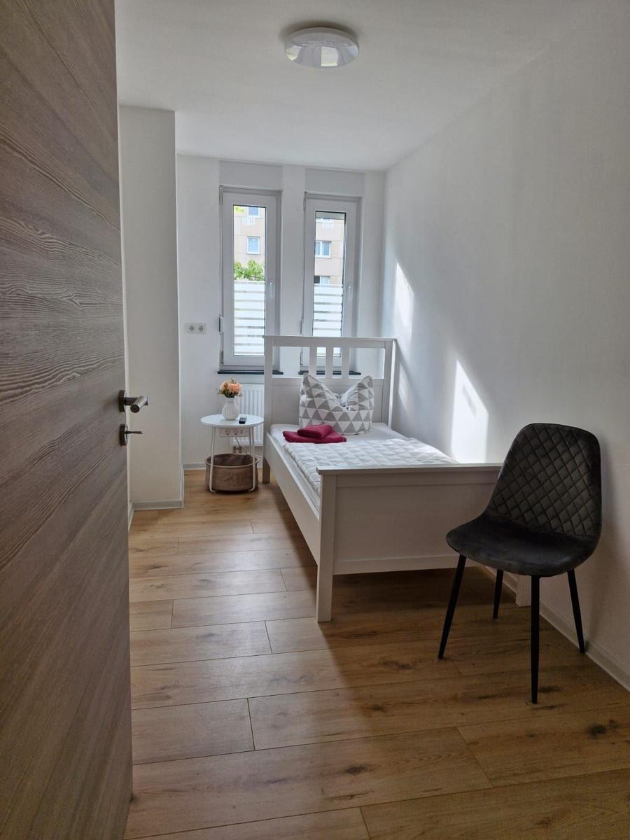 Schlafzimmer 2 mit einem Einzelbett...