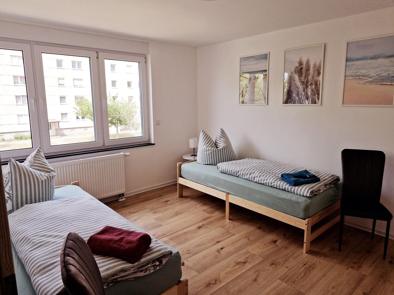 Schlafzimmer 2 mit 2 Einzelbetten...