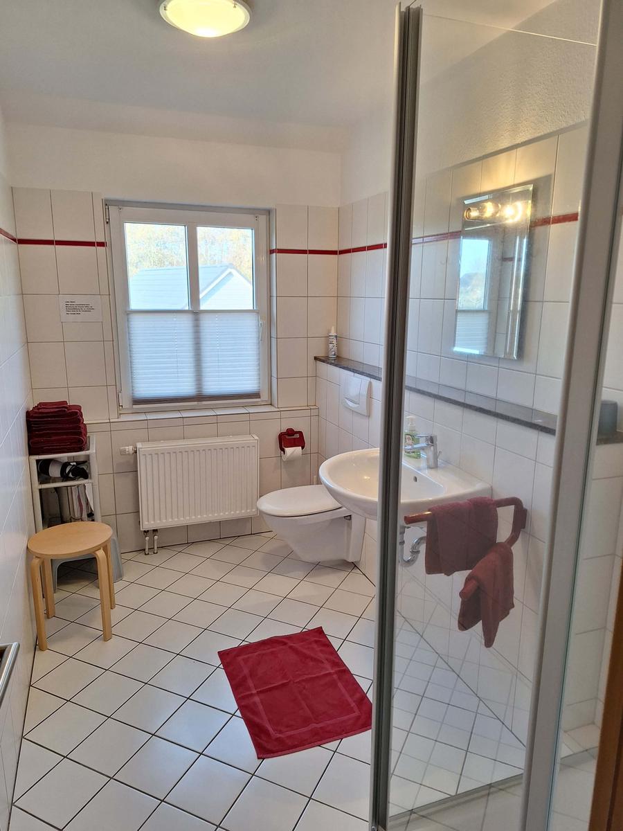 Bad mit Dusche / WC...