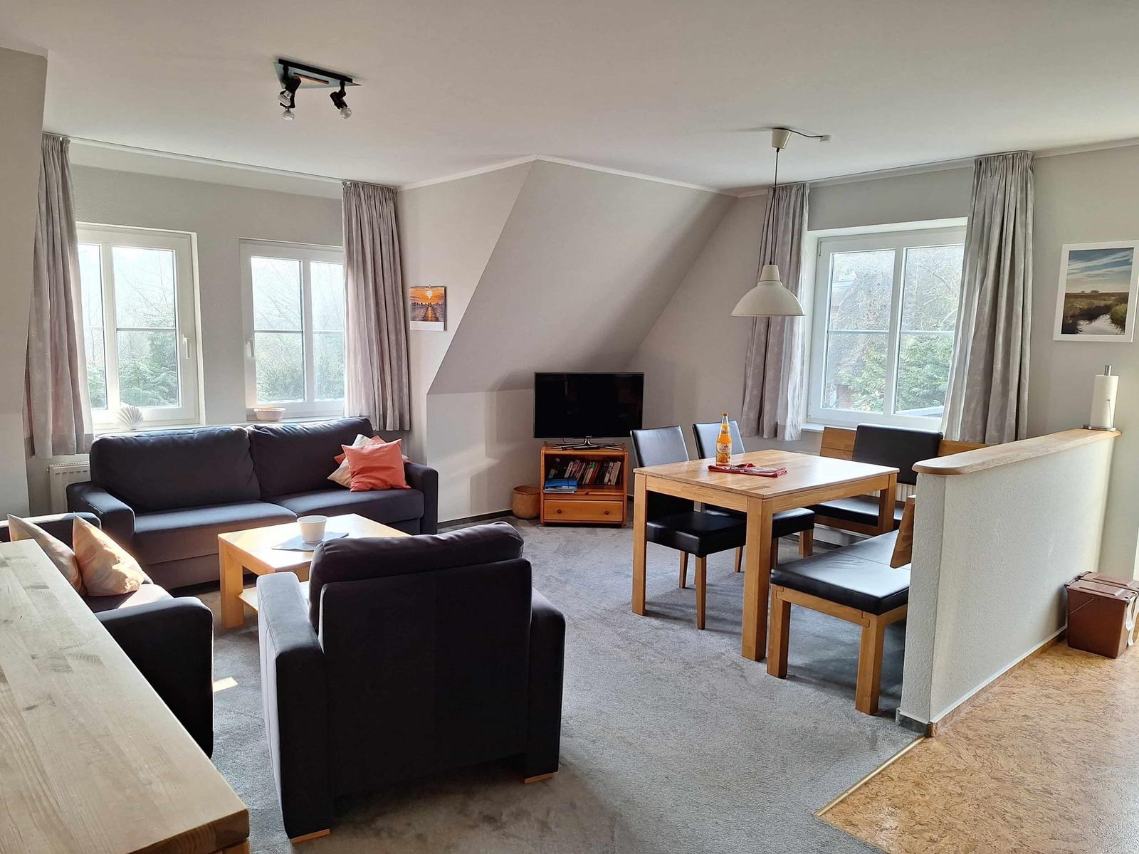 Wohnzimmer / Esszimmer...
