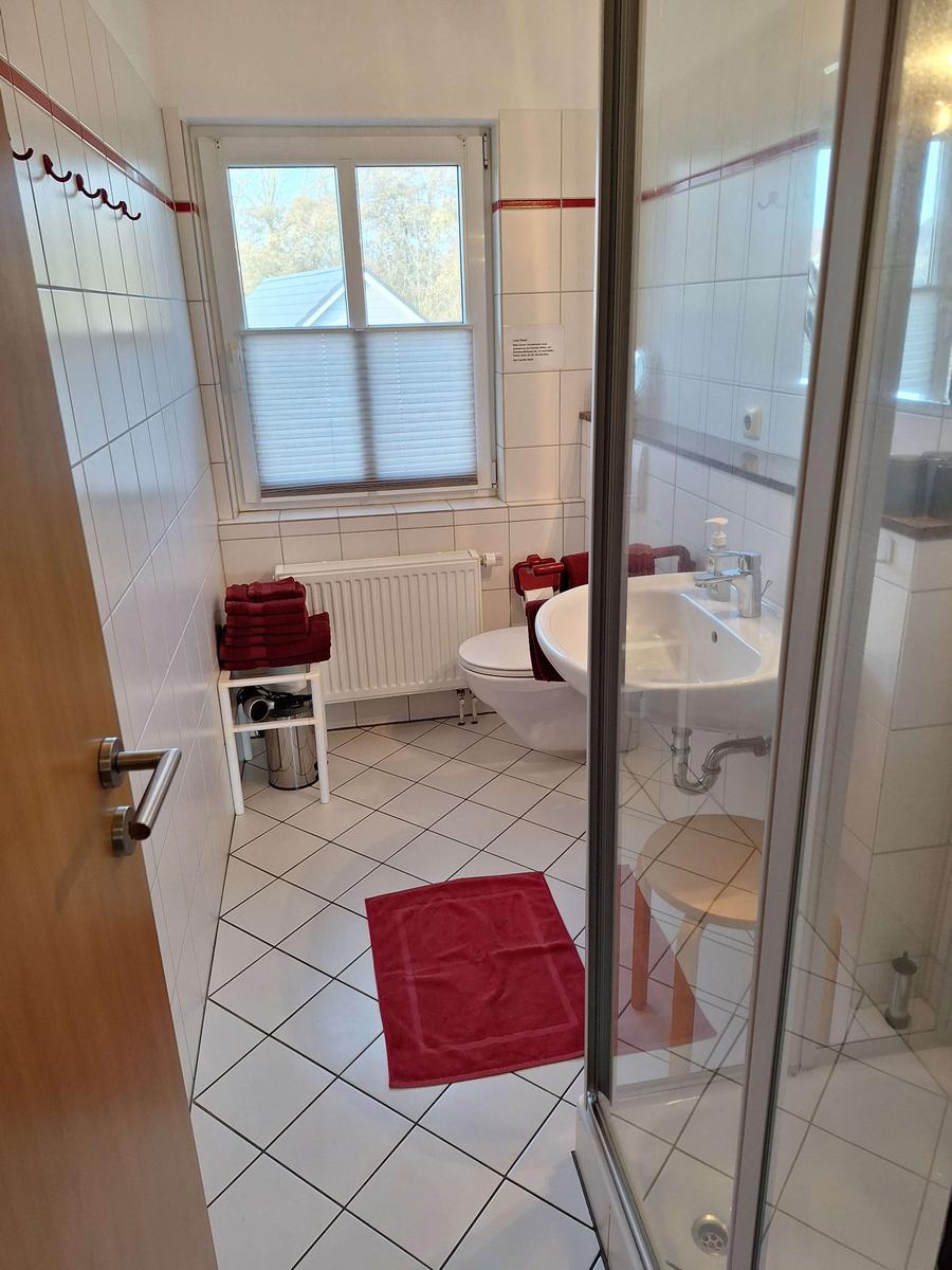 Bad mit Dusche / WC...