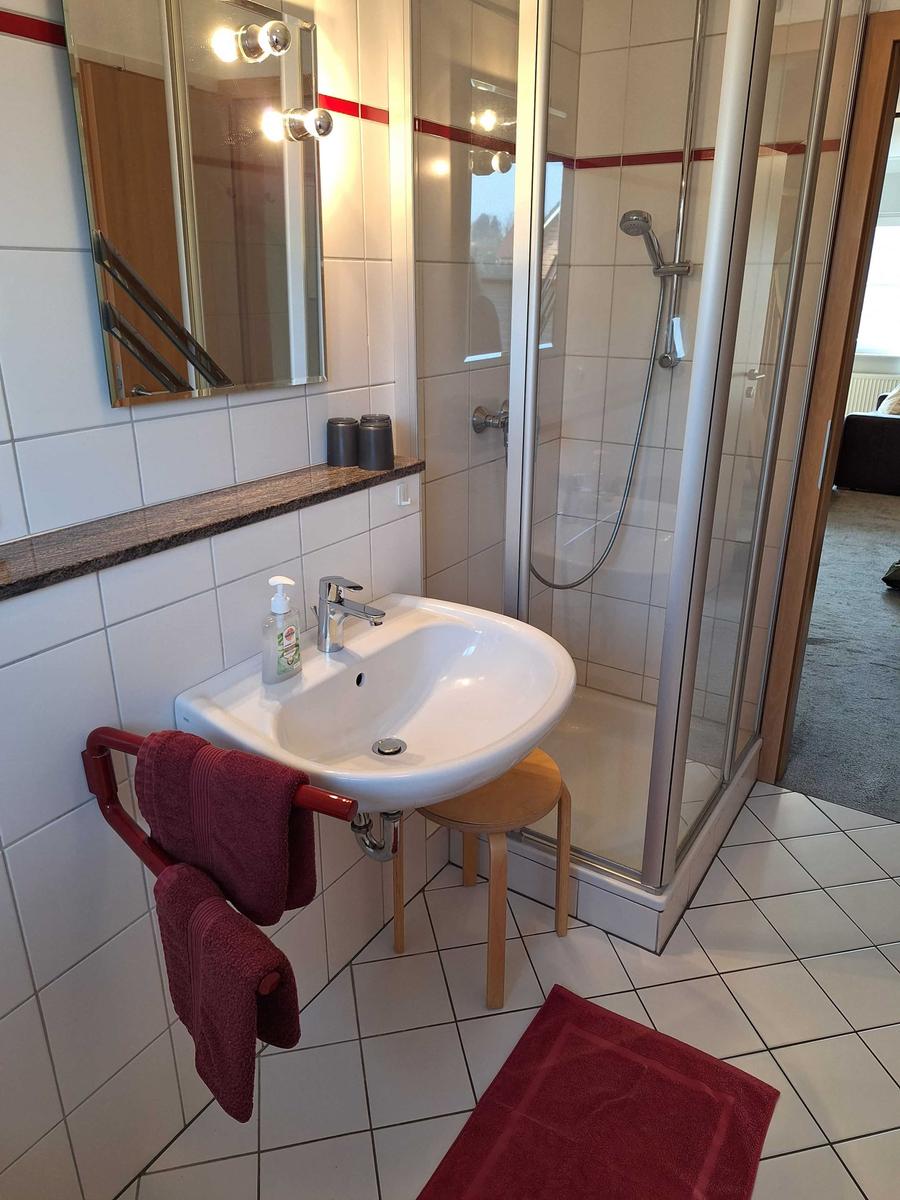 Bad mit Dusche / WC...