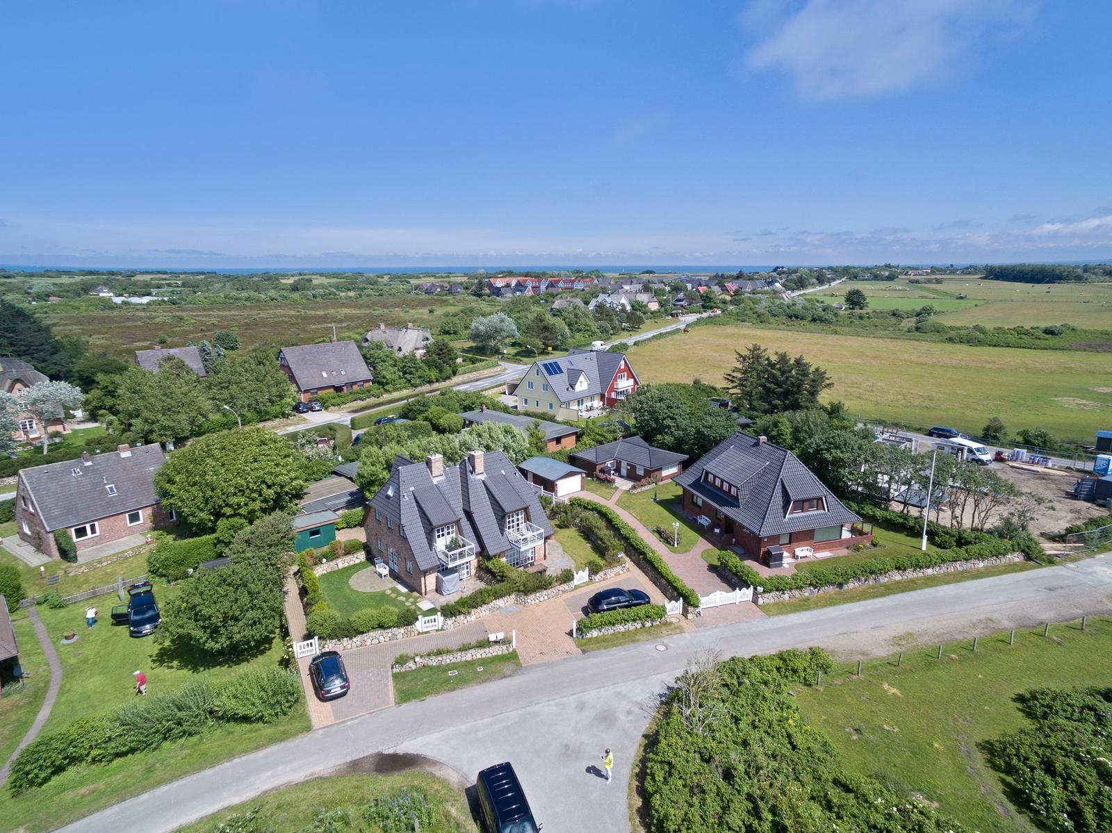 Haus mit Garten und Blick auf die Küste