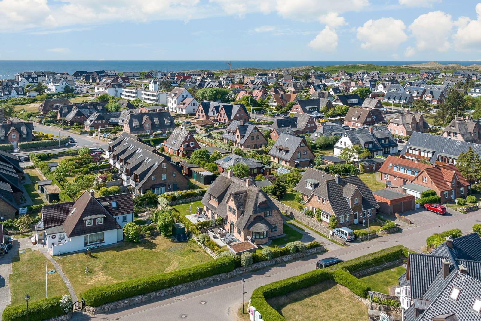Haus mit Garten und Meerblick in einem Dorf