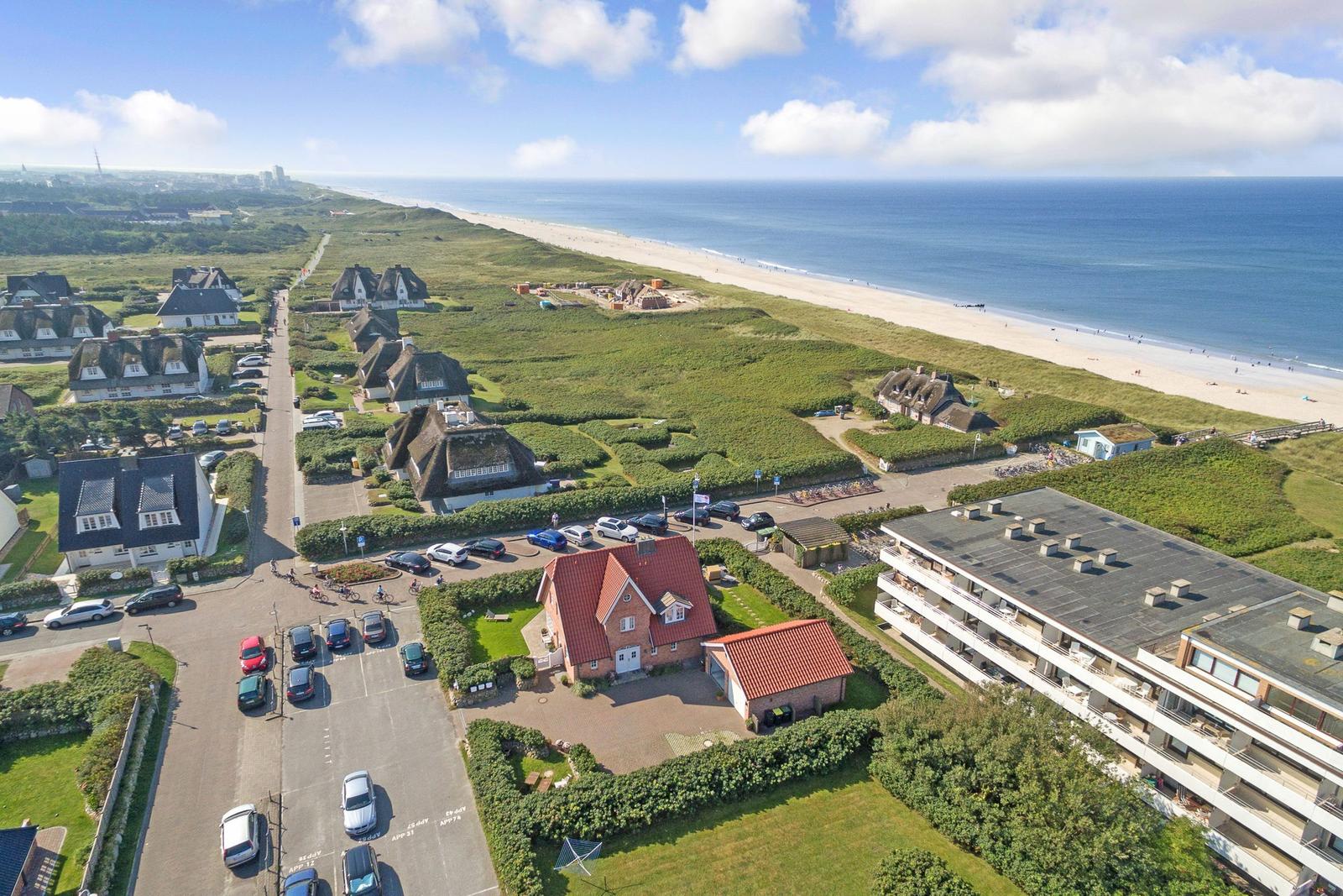 Houses and beaches with view of the sea