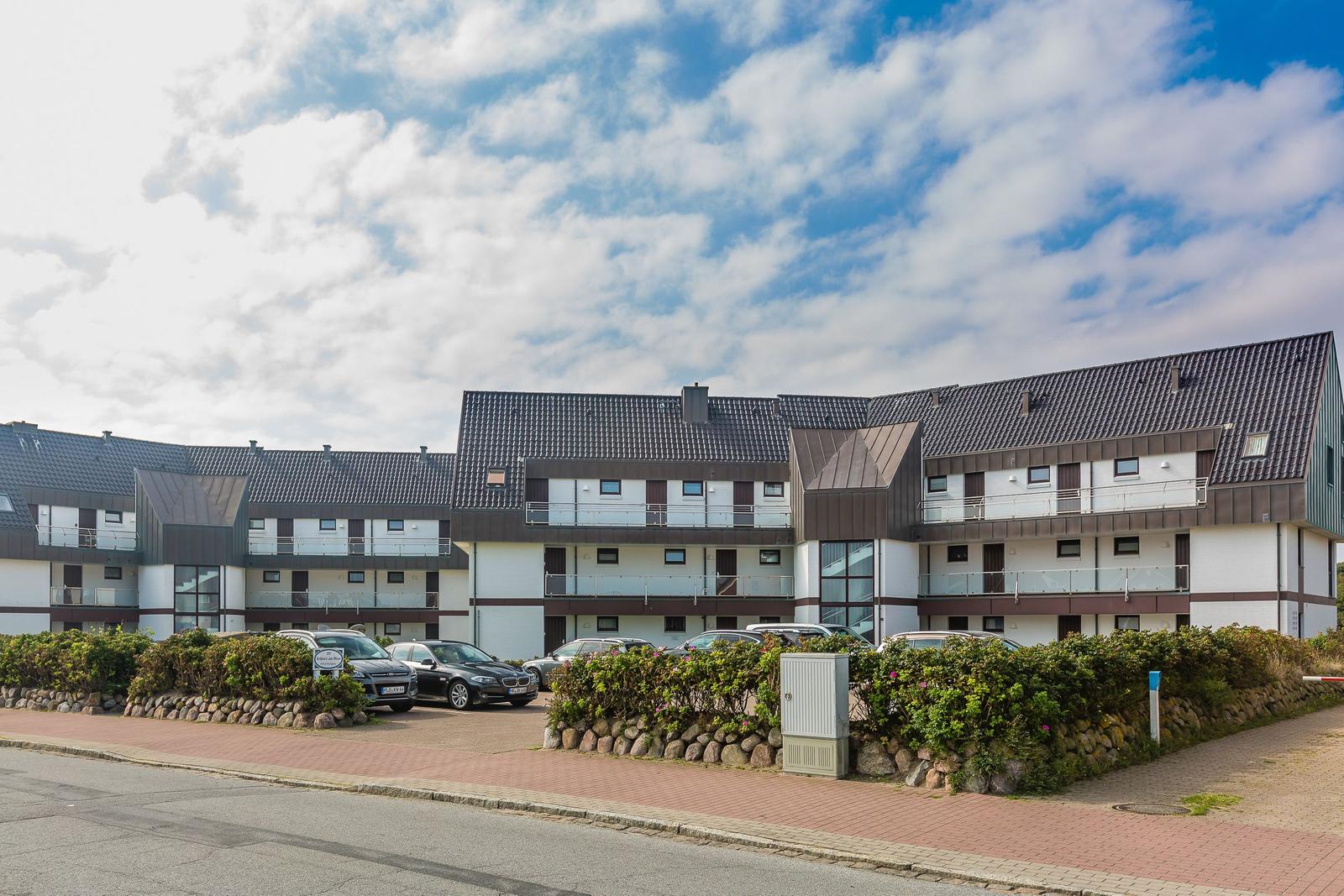 Moderne Ferienwohnung mit Balkon und Parkplatz