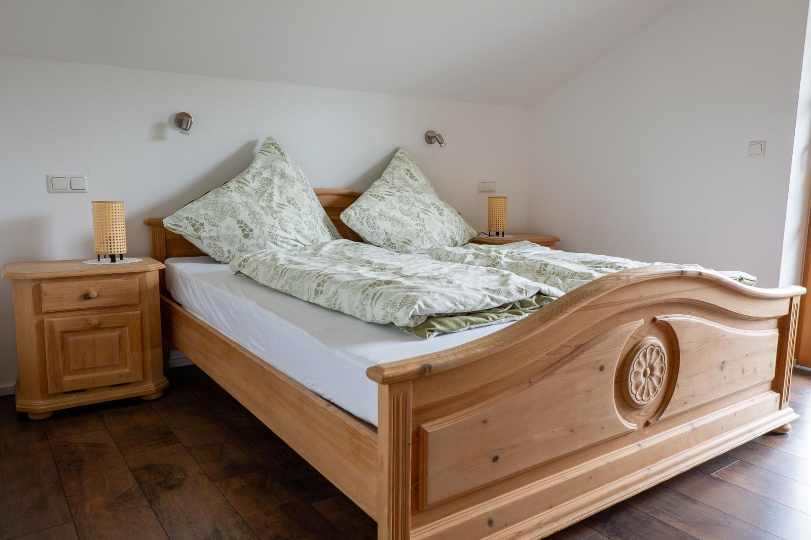 Schlafzimmer 1 mit Doppelbett