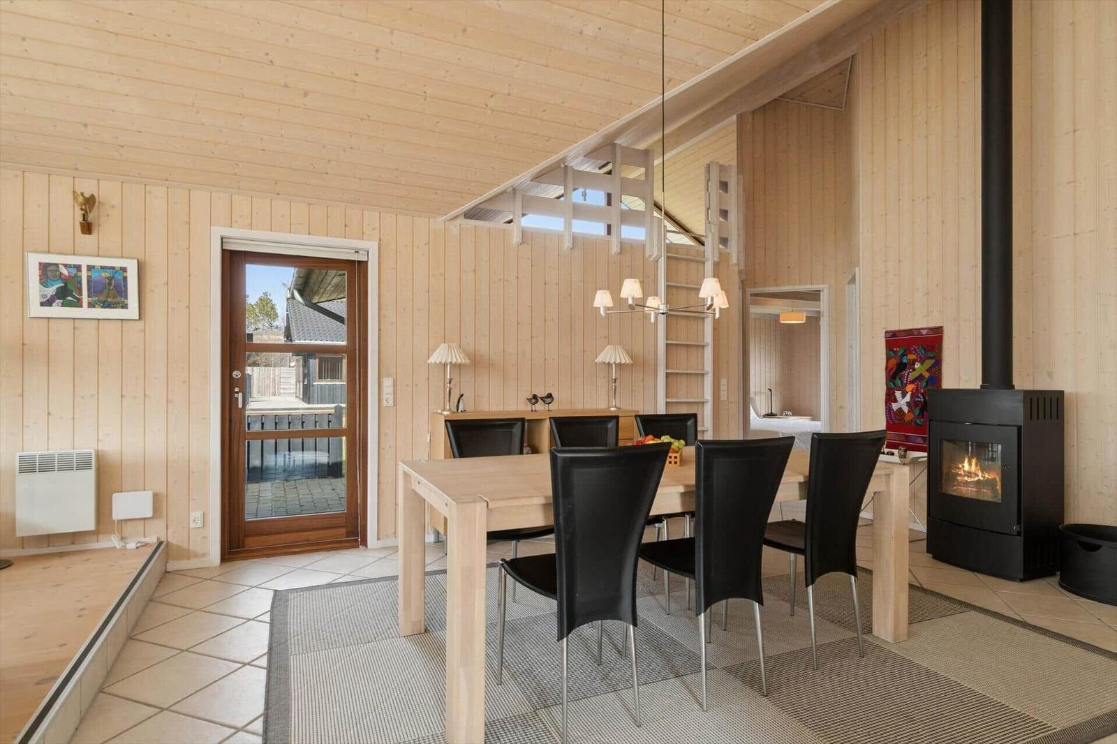 Kitchen/family room