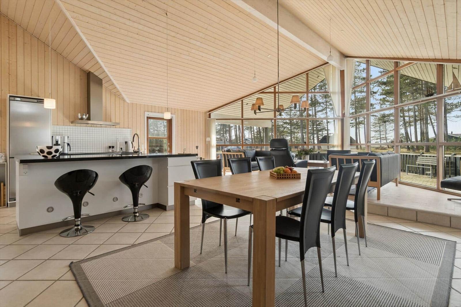 Kitchen/family room