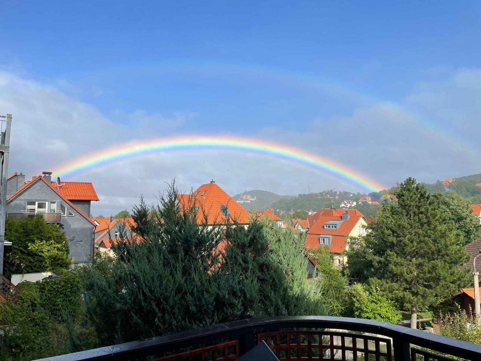 Regenbogen über dem Schloss Wernigerode.