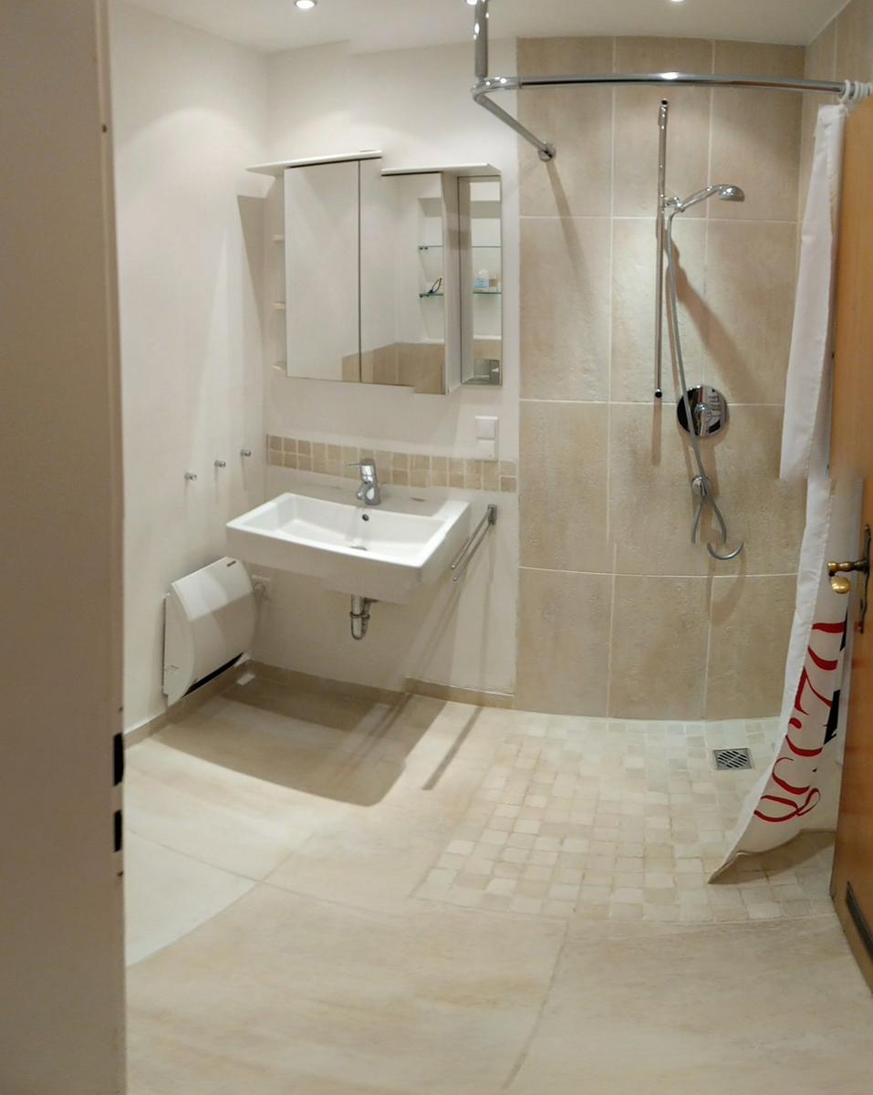 Bad mit Dusche