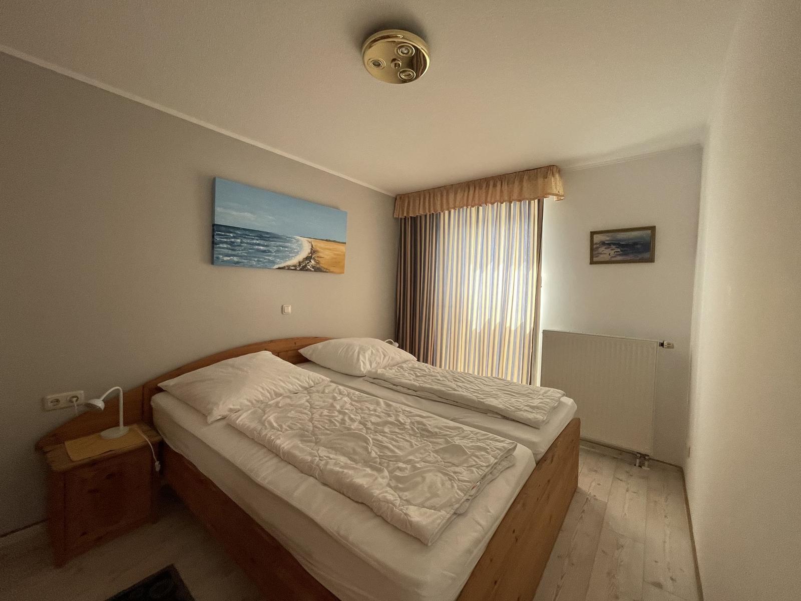 Schlafzimmer mit sehr bequemem Bett und getrennten Matratzen für mehr Komfort ...