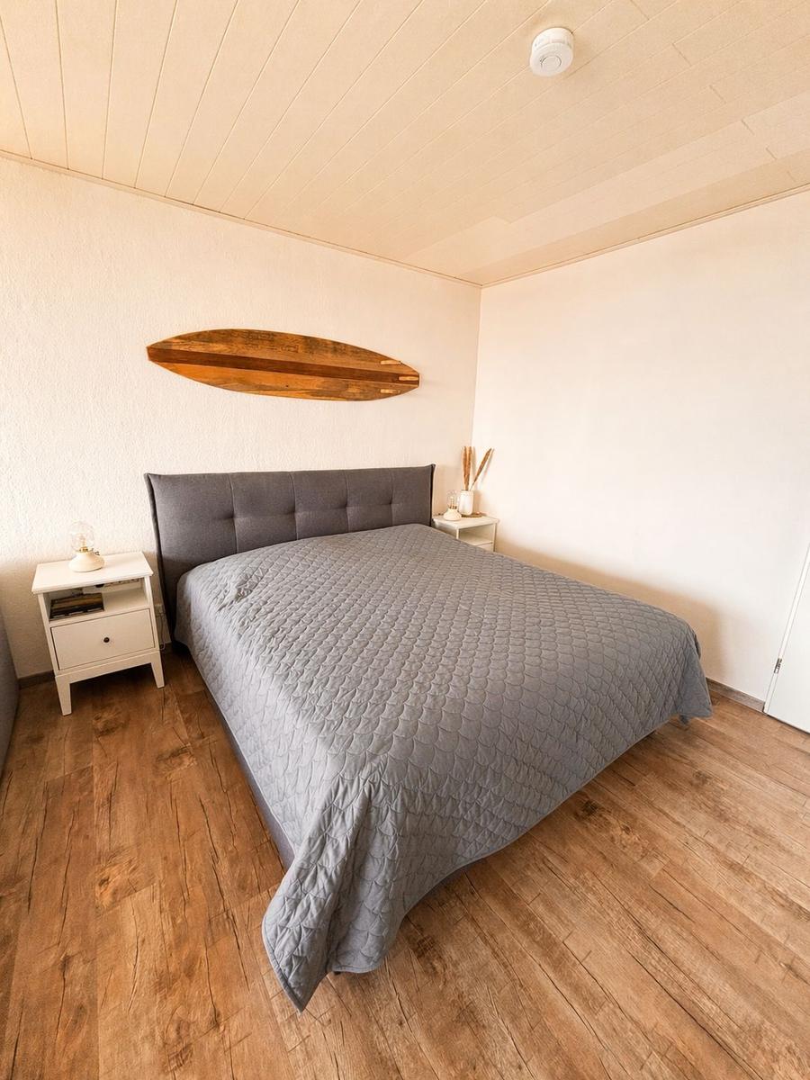 Boxspringbett im Wohnschlafzimmer (180x200cm) mit durchgehendem Topper