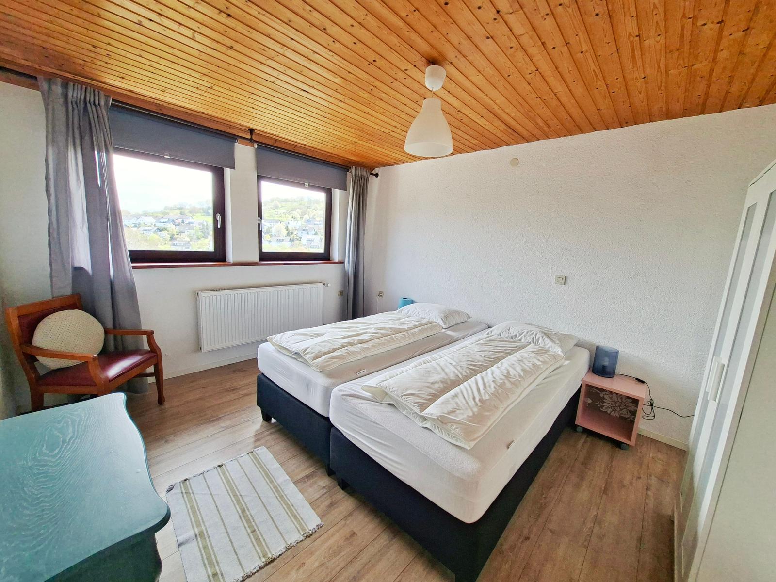 Schlafzimmer 1er Stock