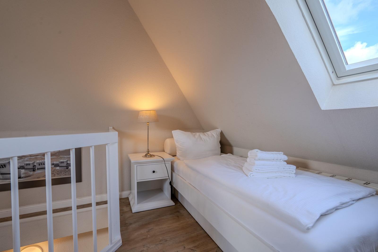 Schlafzimmer DG