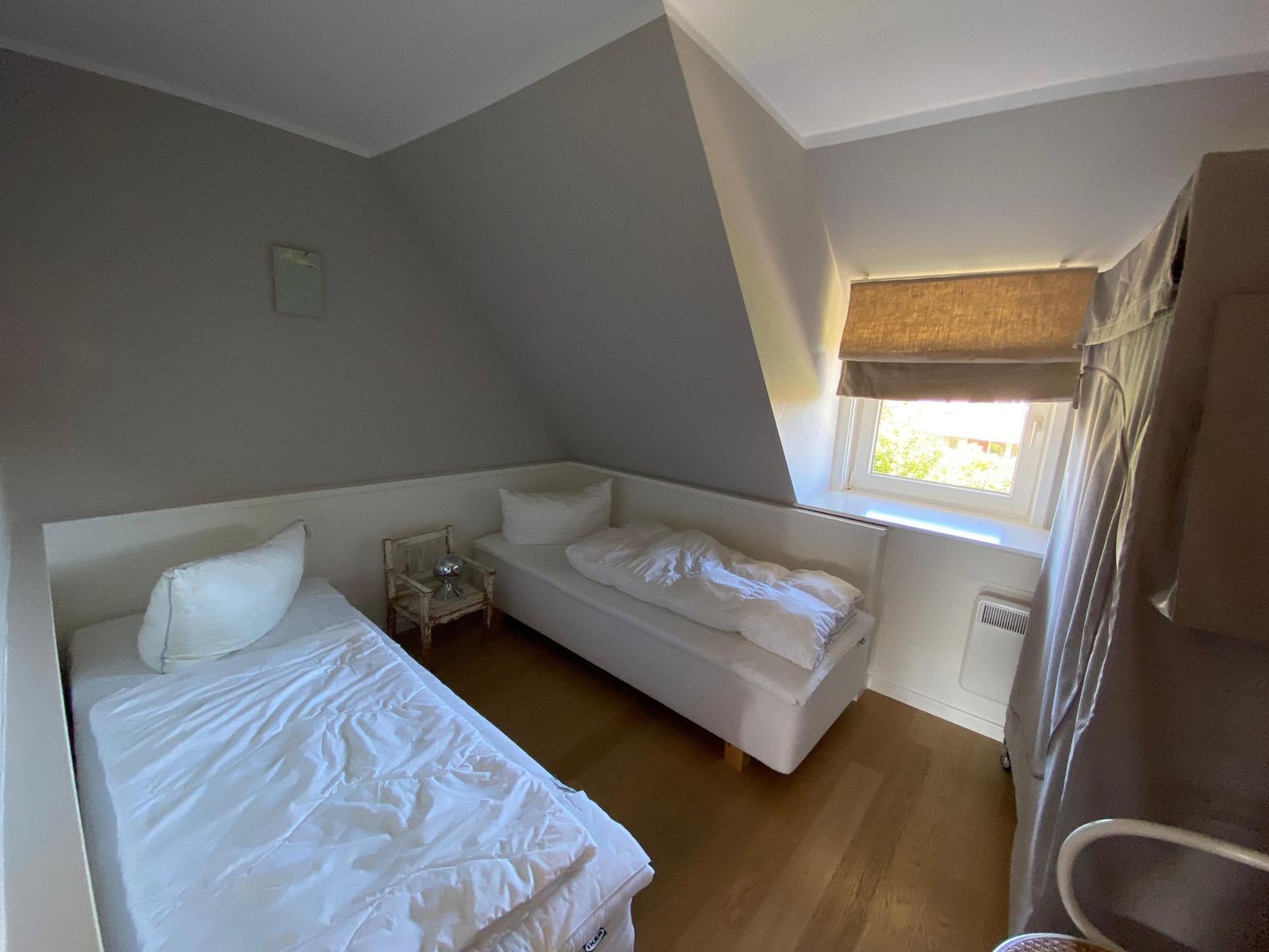 Schlafzimmer 1 OG