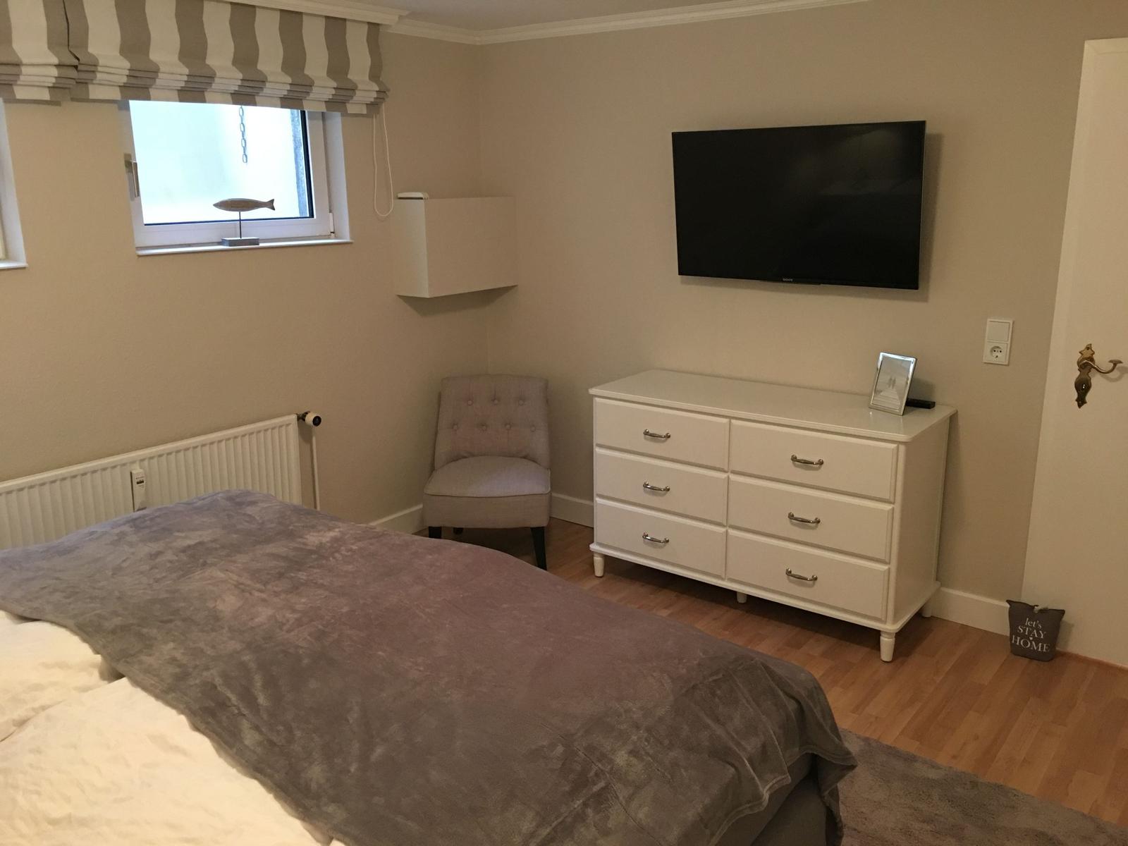 Schlafzimmer 1 UG