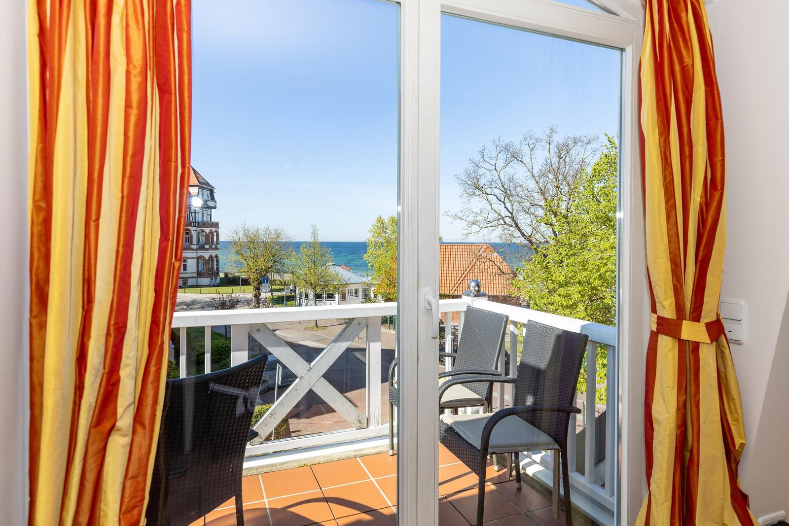 Wonhzimmer mit Meeresblick