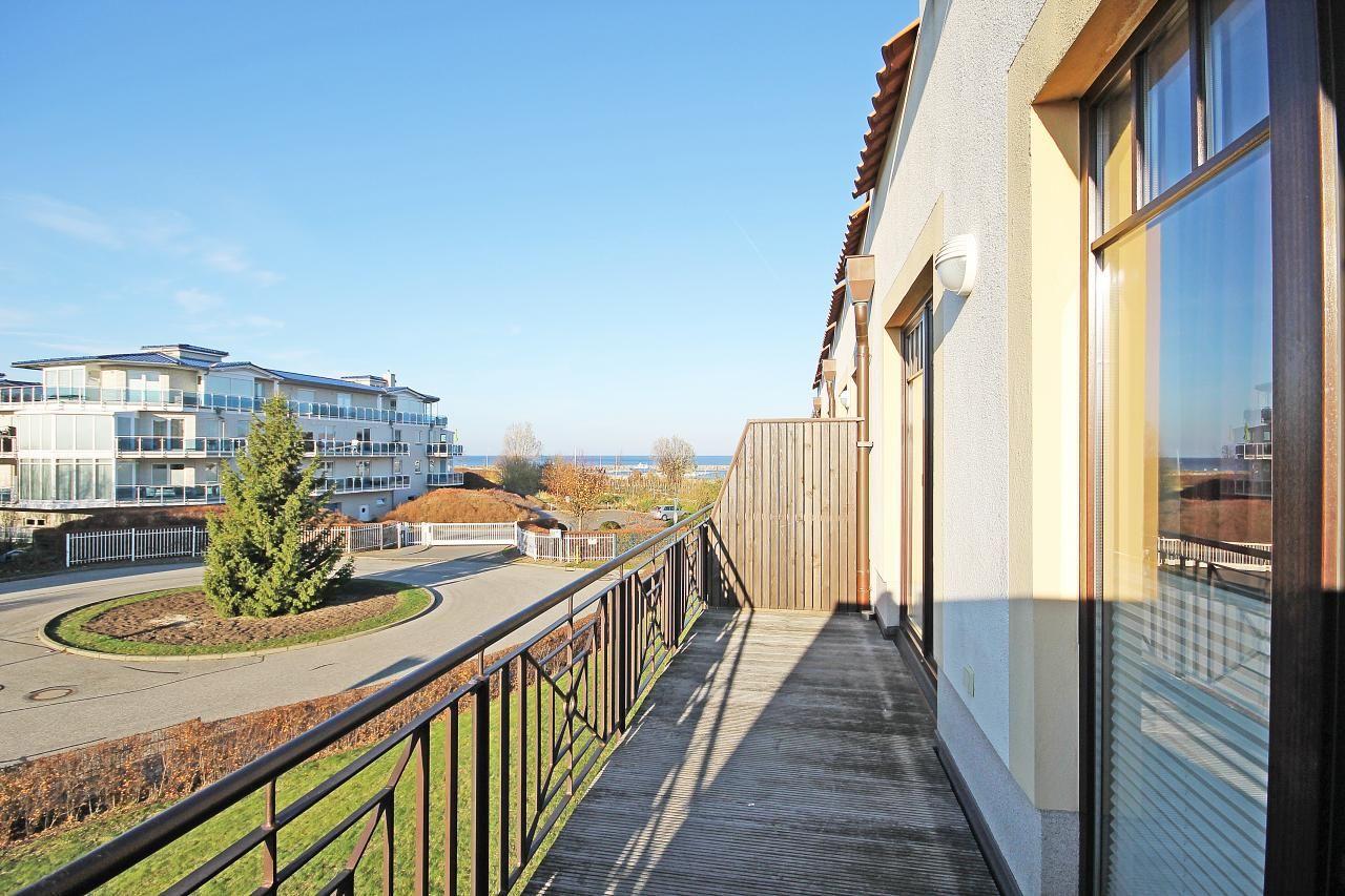 Balkon zur Westseite. Dieser ist vom Wohn- und Schlafzimmer aus begehbar