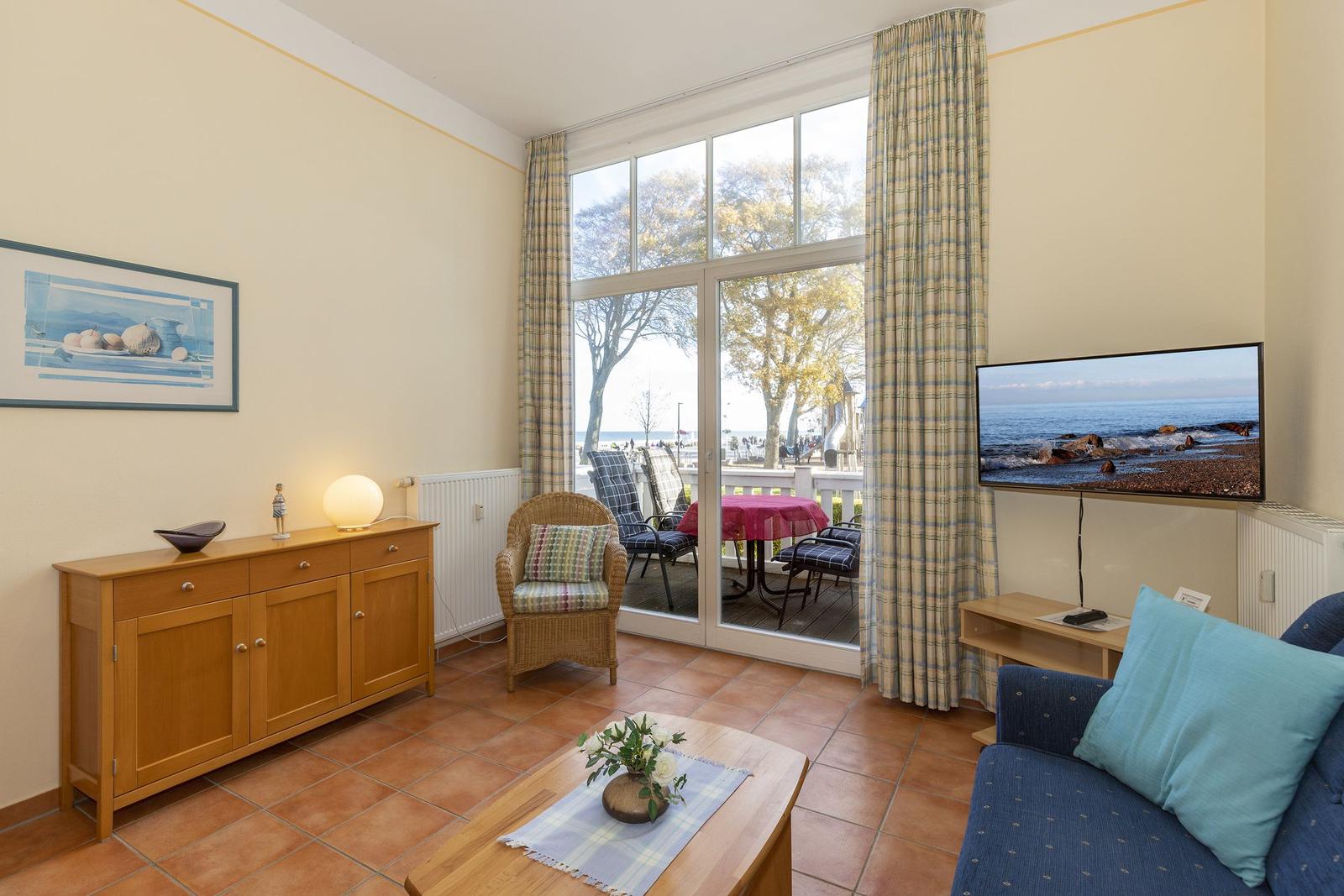 Wohnzimmer und Bakon mit Meeresblick