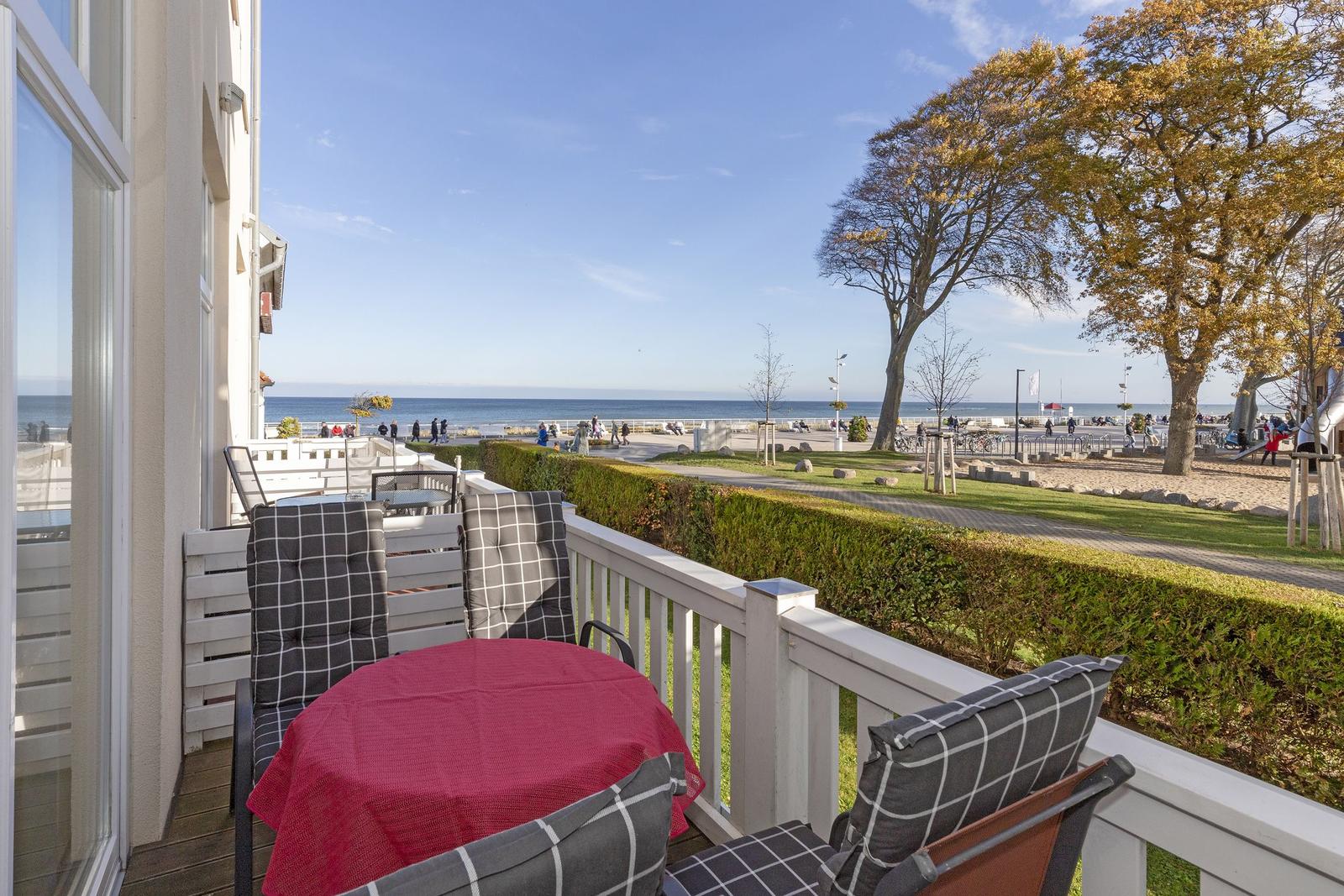 Balkon mit Meeresblick