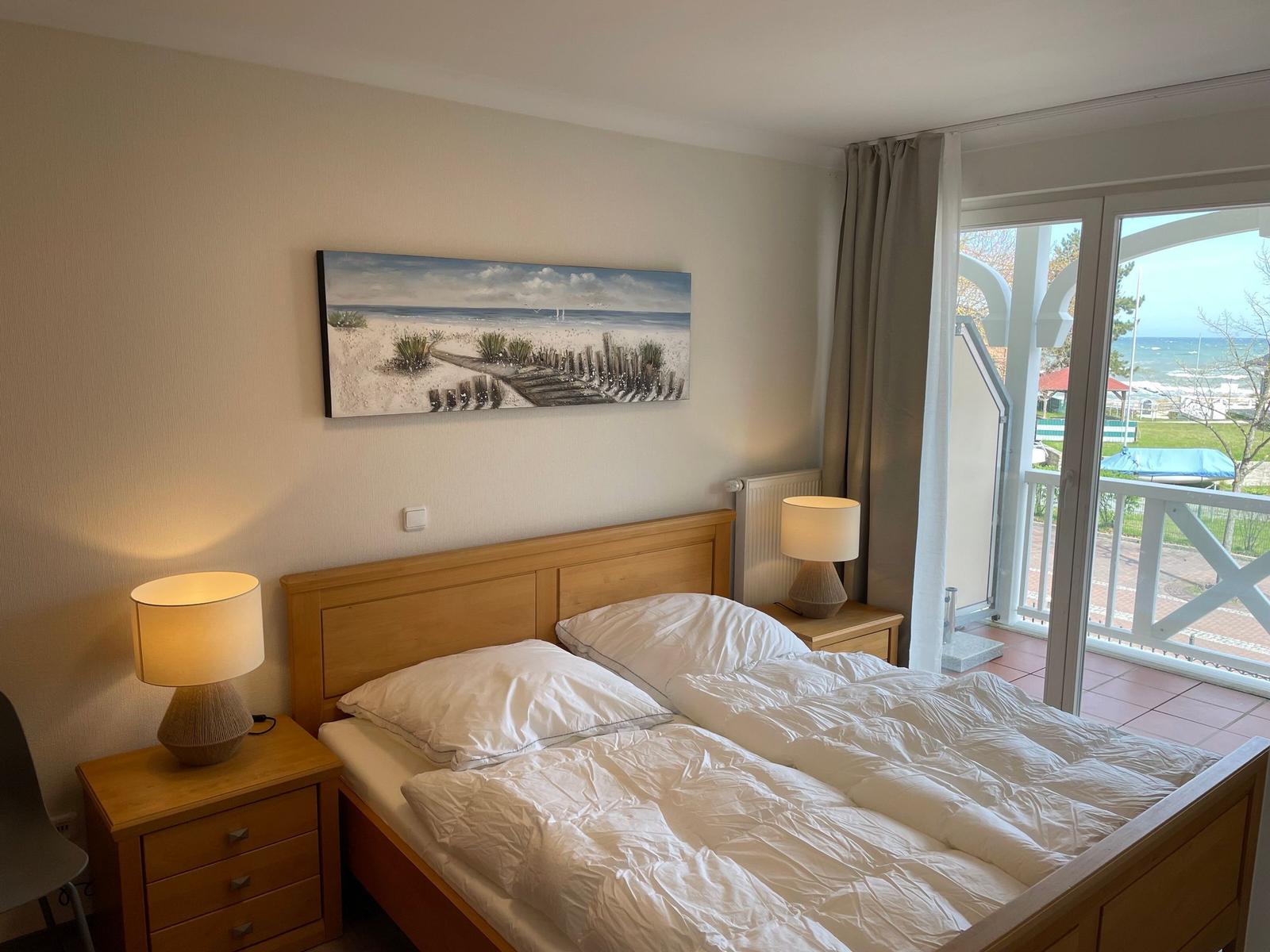 Schlafzimmer mit Doppelbett