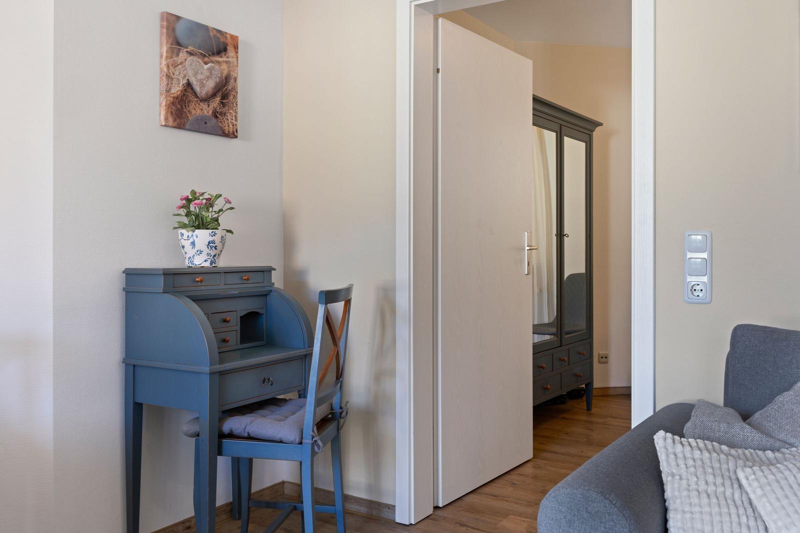 Wohn-Essbereich mit Zugang zur Schlafzimmer