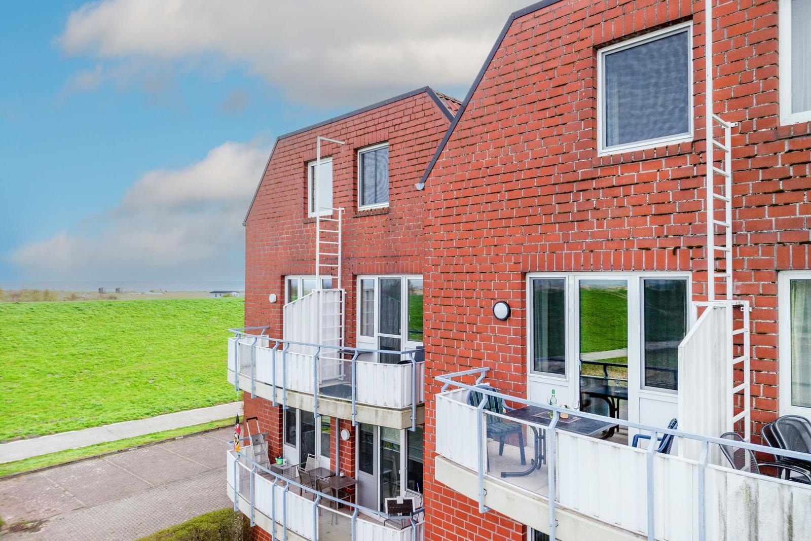 Balkon mit Gartenmöbeln