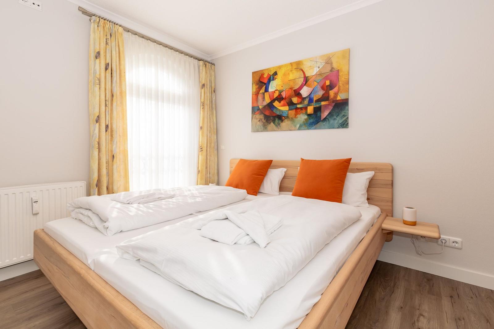 Schlafzimmer mit Doppelbett