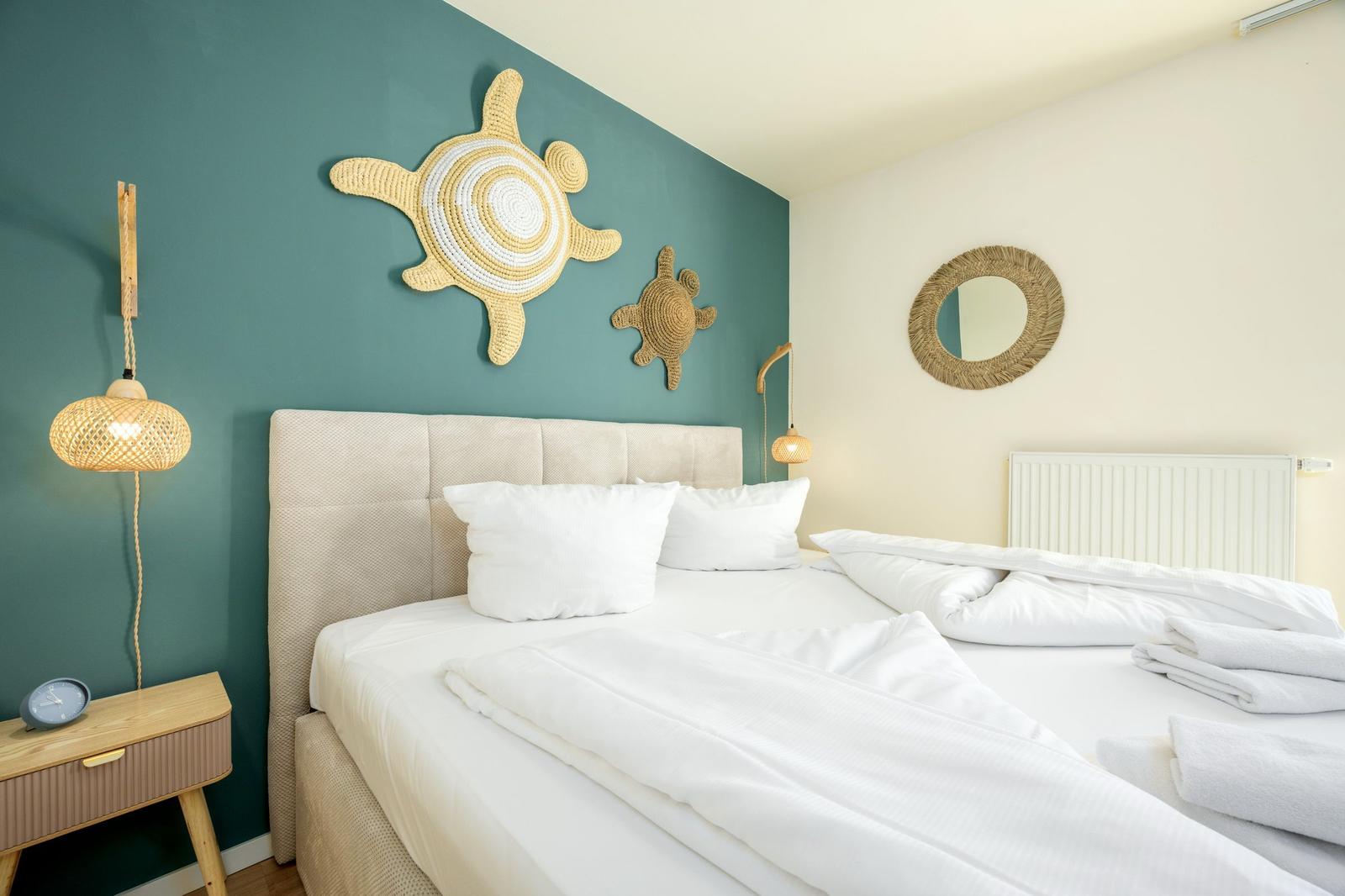 Schlafzimmer mit Doppelbett