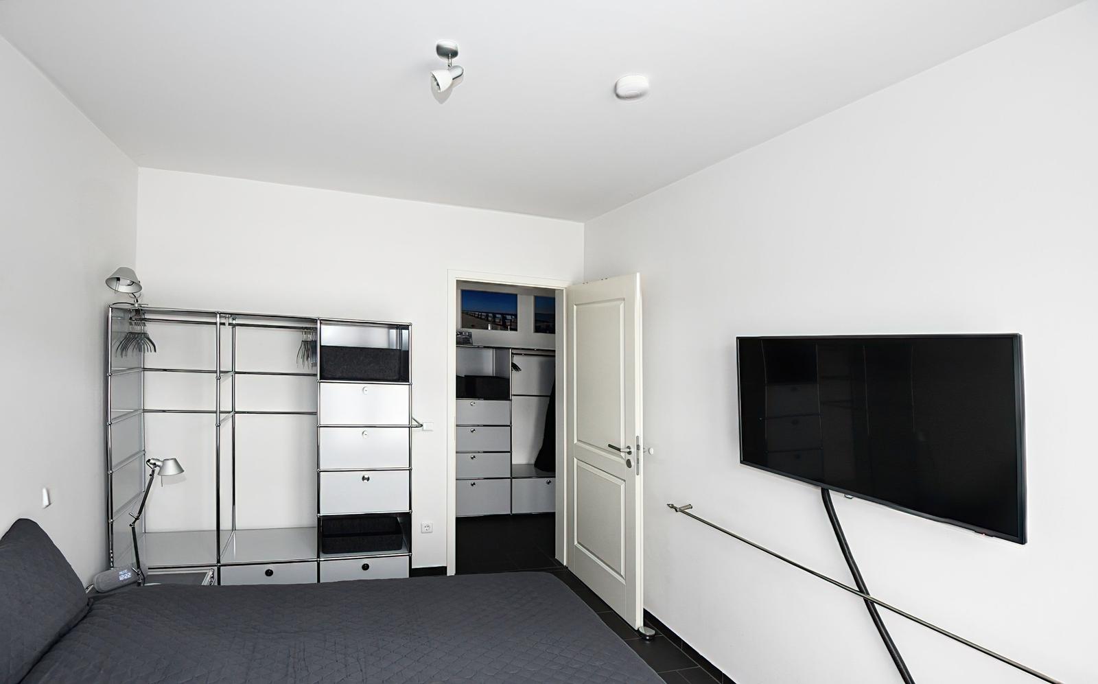 Schlafzimmer mit Fernsehen