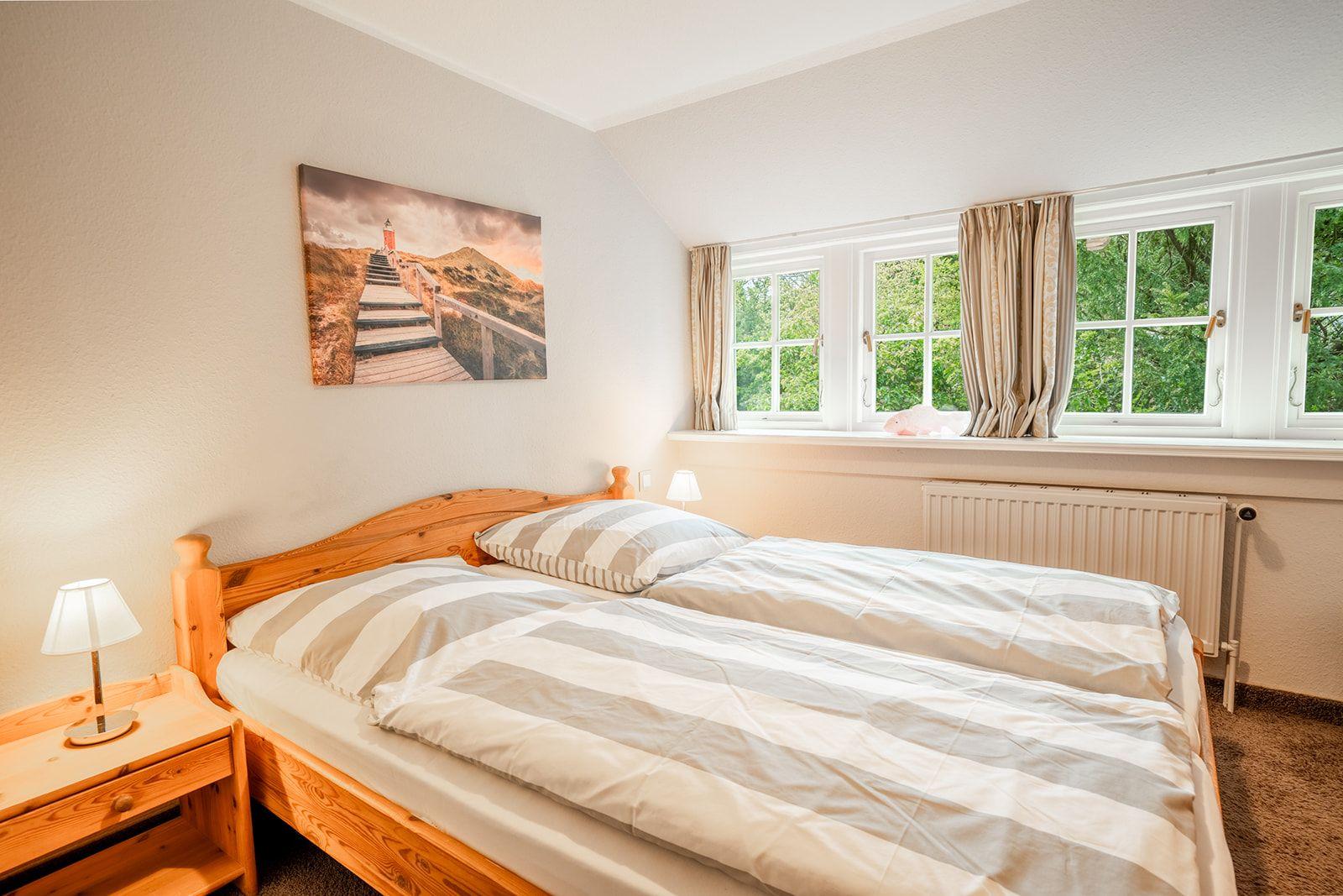 Schlafzimmer mit Blick ins Grüne
