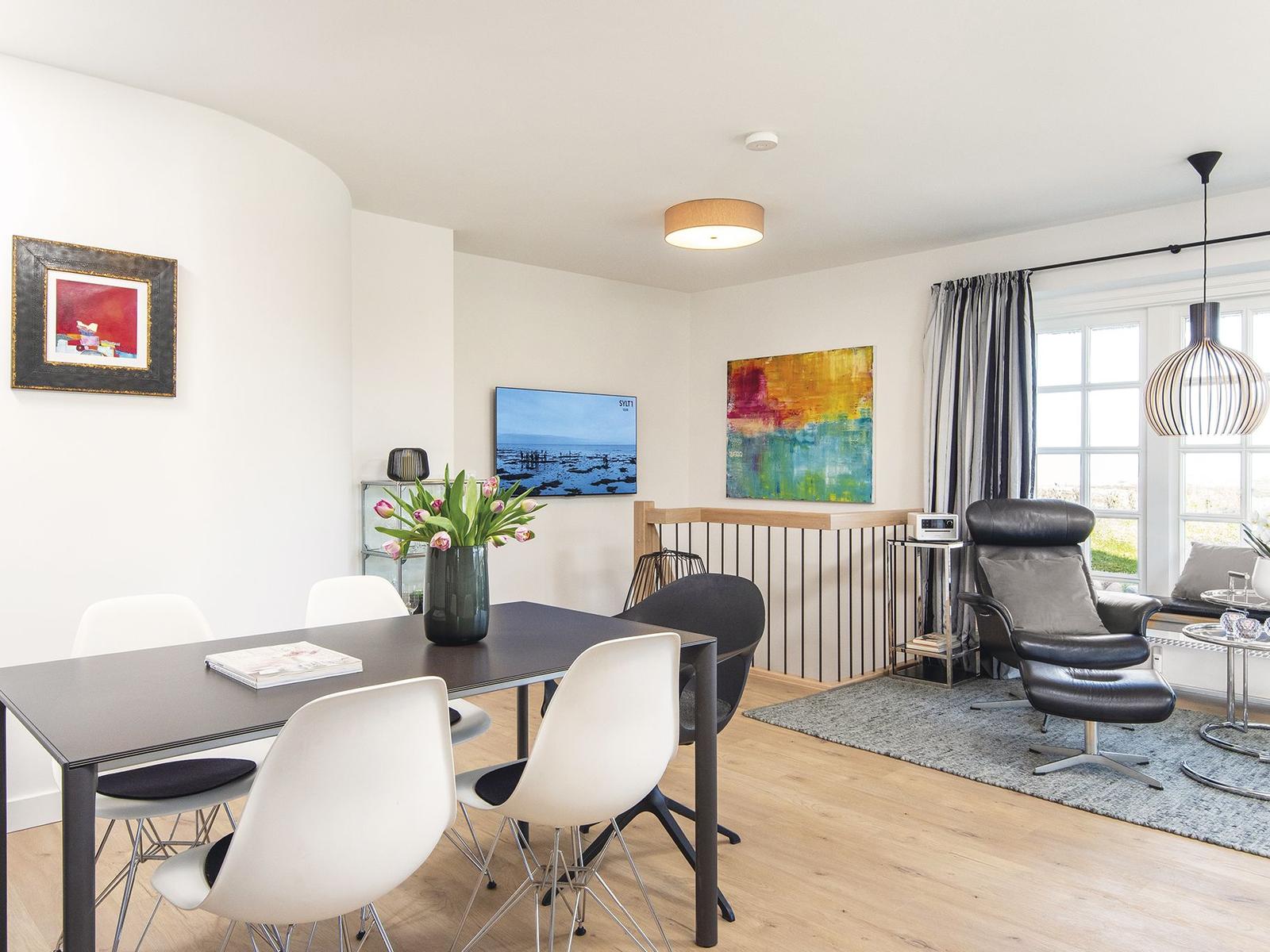 Eames Chairs am Esstisch