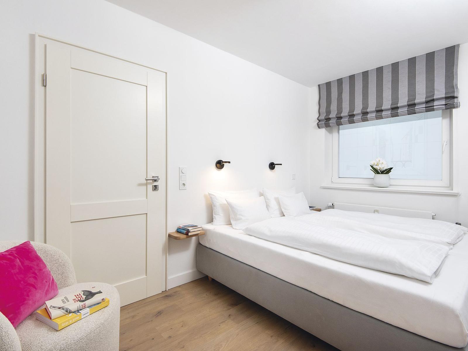 Gemütliches Doppelschlafzimmer im Untergeschoss