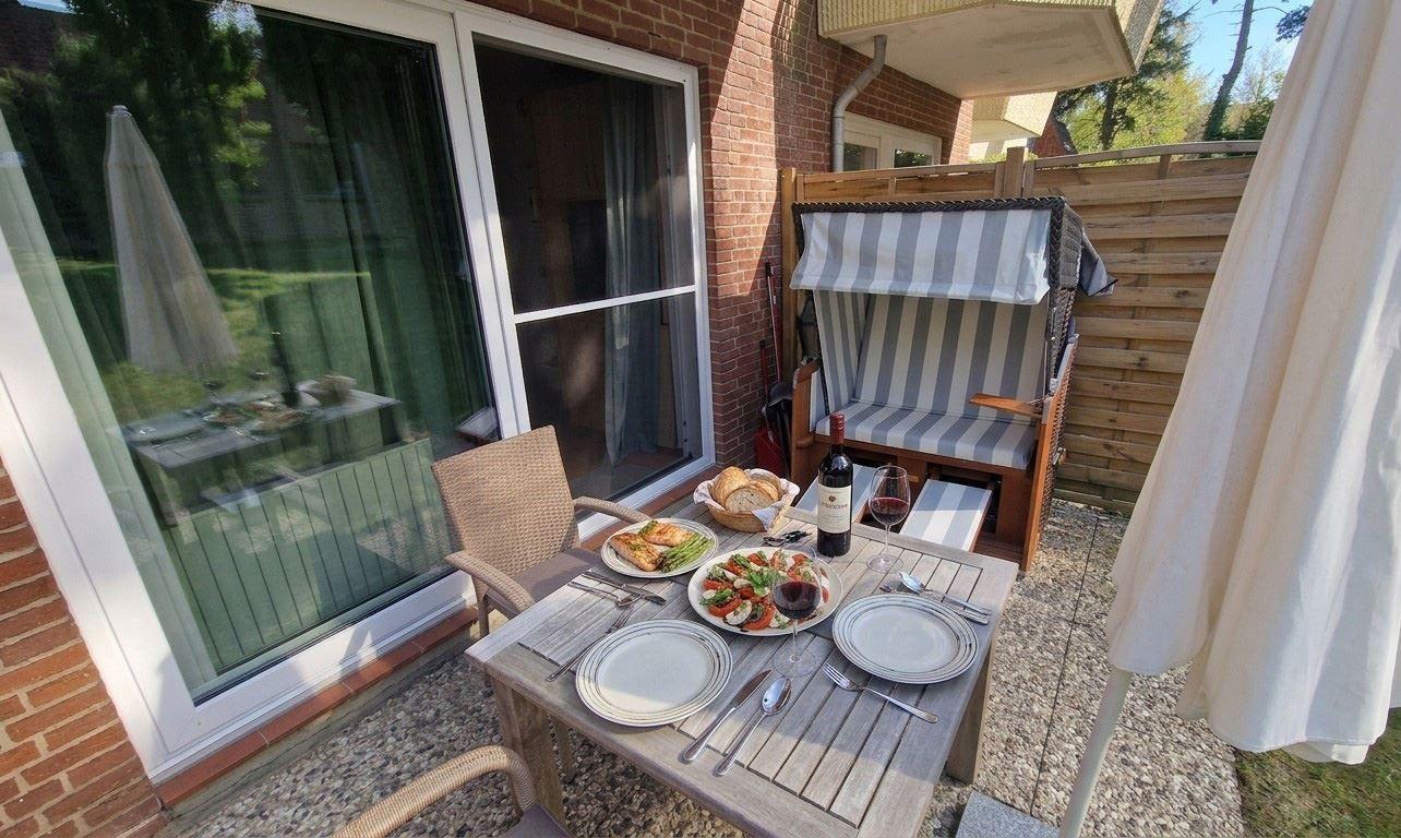 Terrasse mit Strandkorb im Haus Dreilanden Whg.05...
