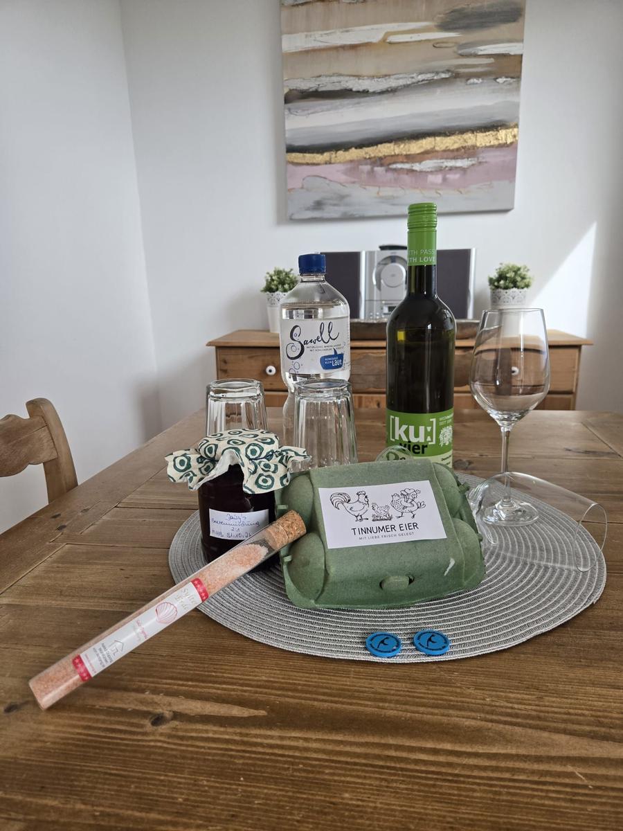 Eine kleine Aufmerksamkeit mit regionalen Produkten erwartet Sie im Appartement