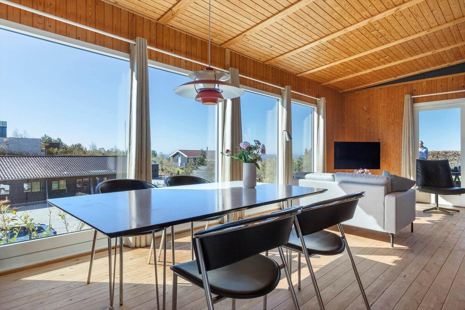 Kitchen/family room