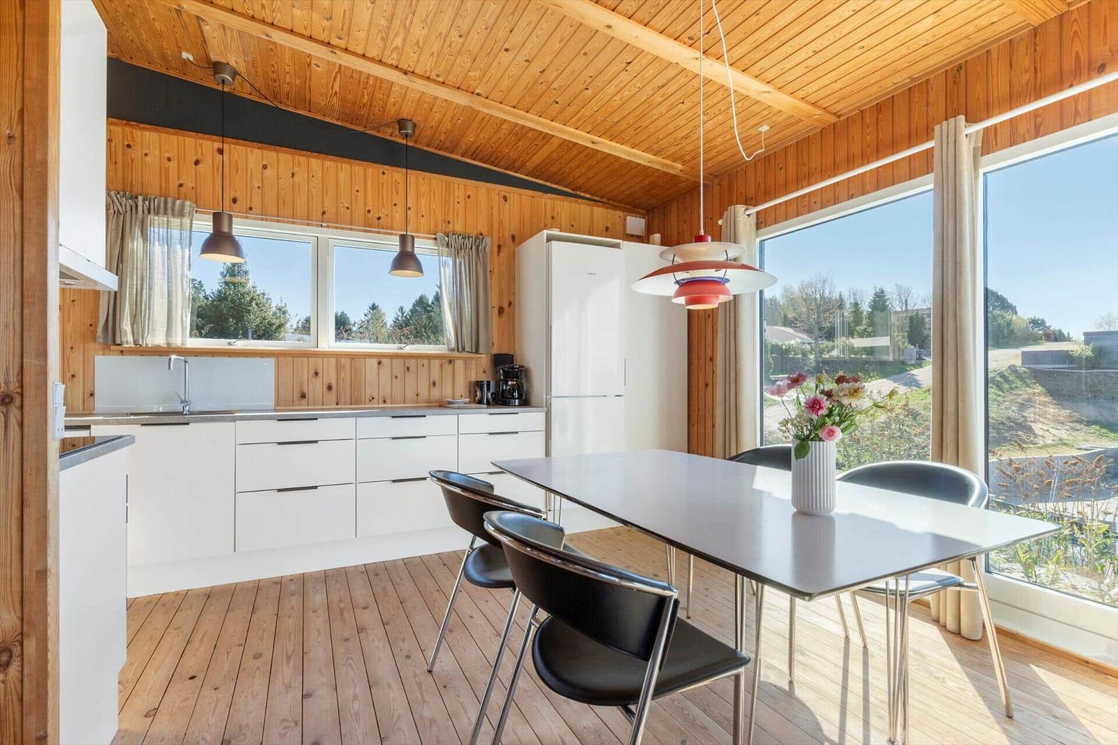 Kitchen/family room