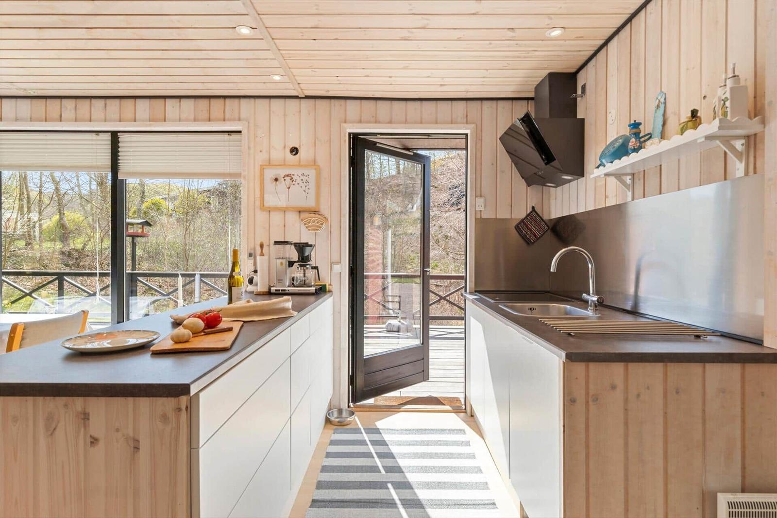 Kitchen/family room