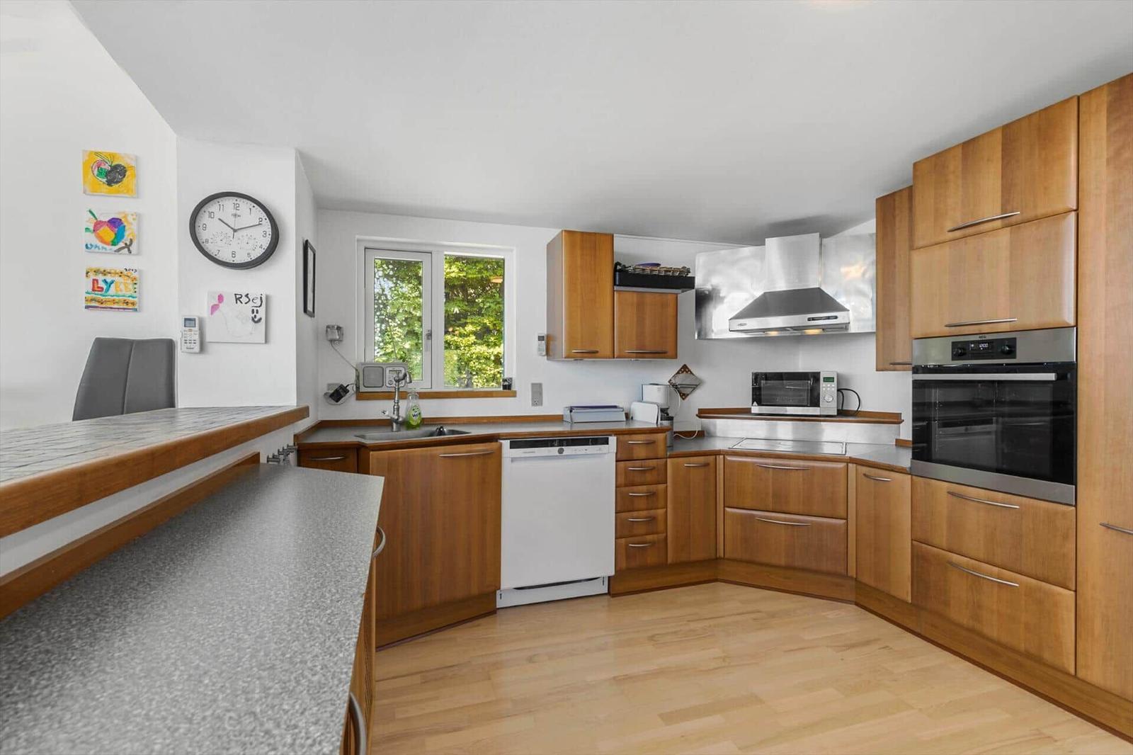 Kitchen/family room