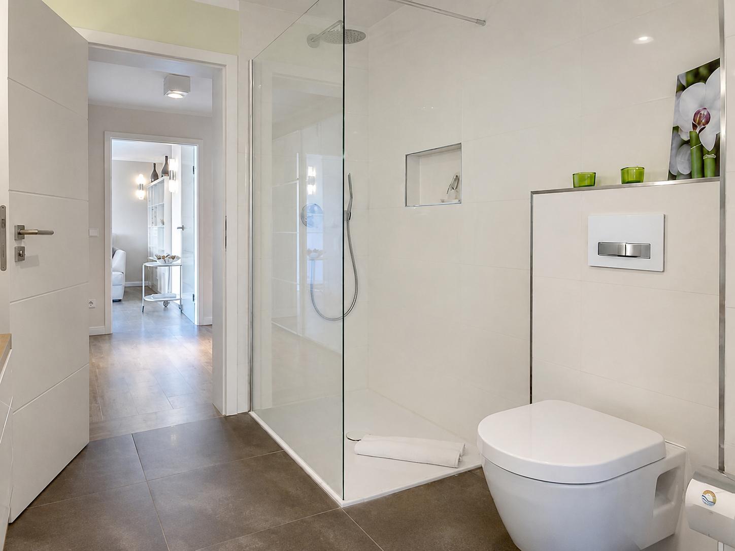 Dusche im Badezimmer