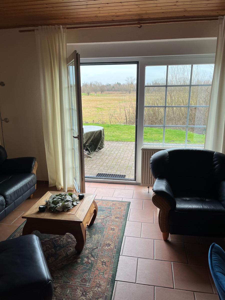 Wohnzimmer mit Terrasse