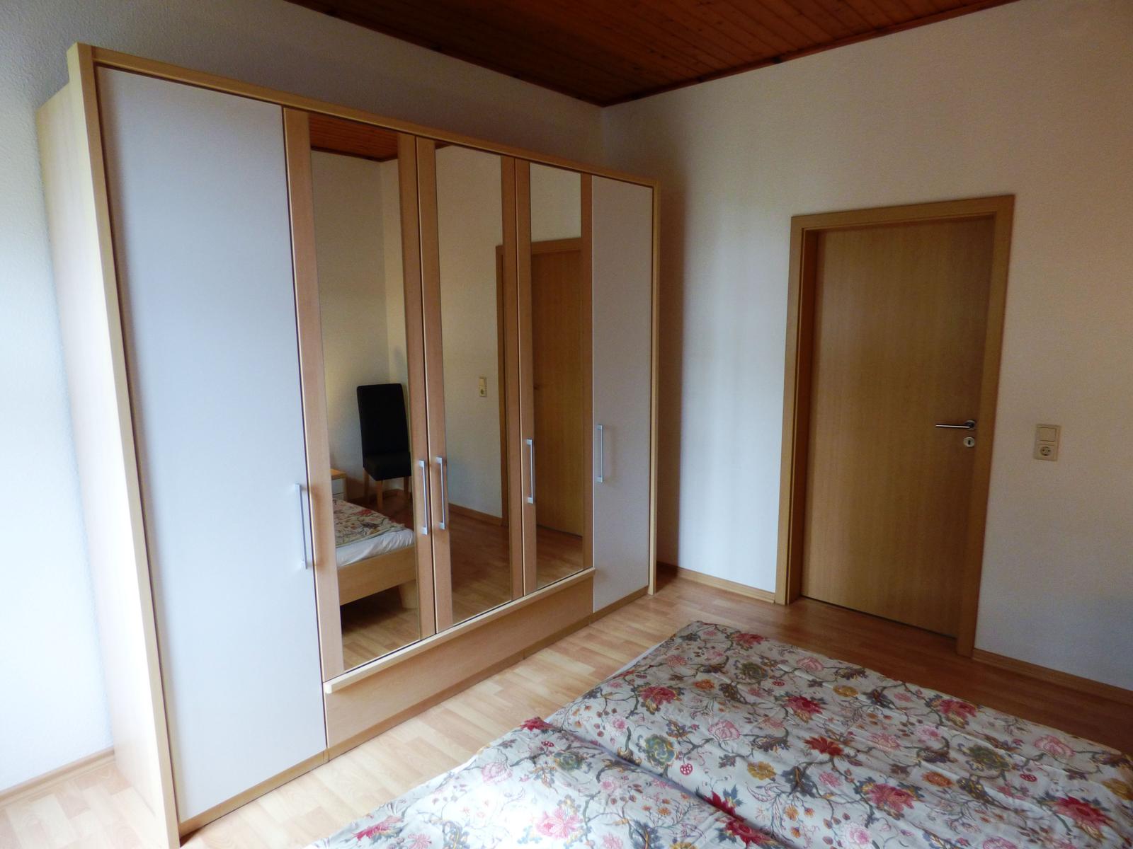 Schlafzimmer 2