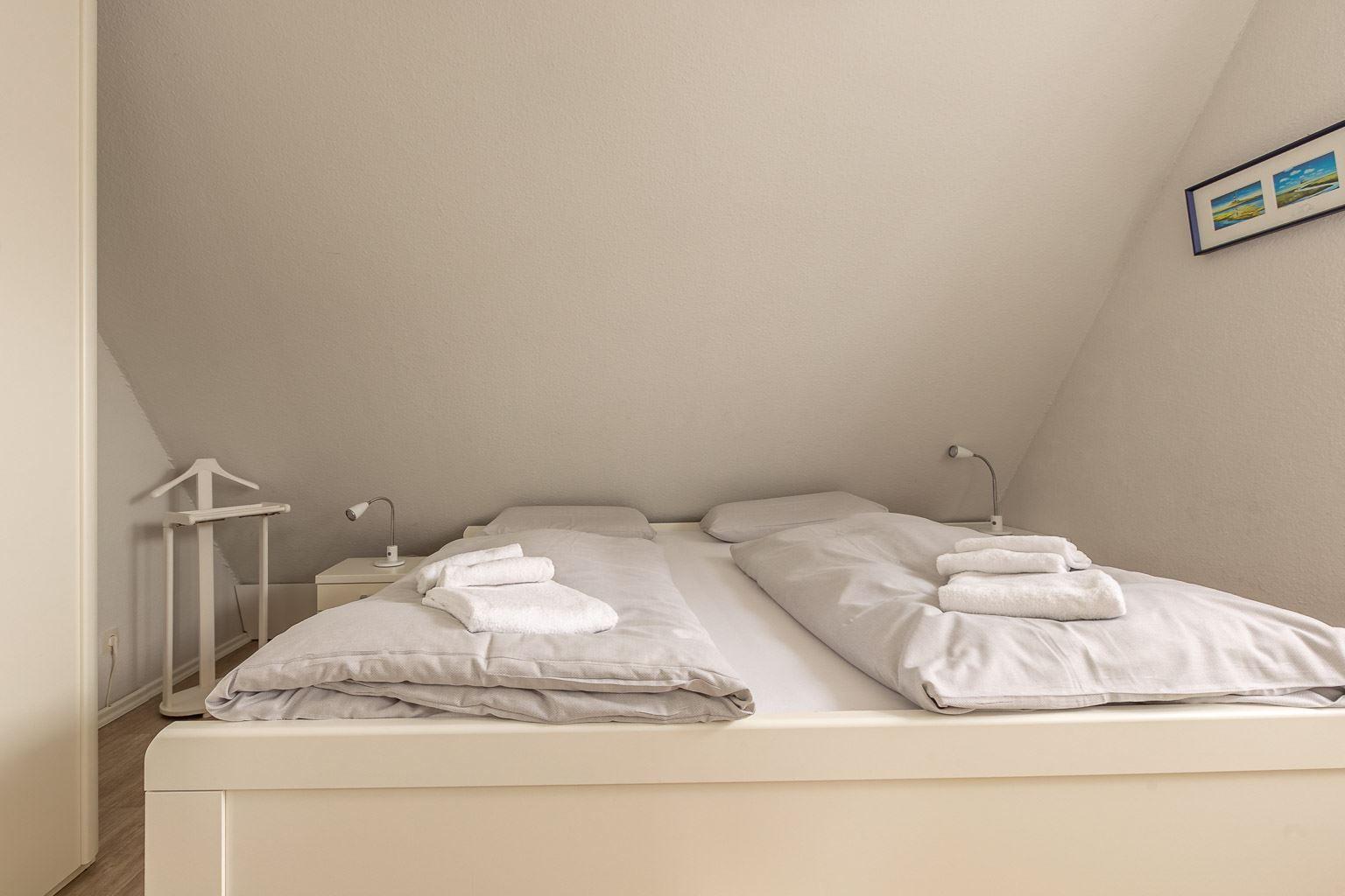 1. Schlafzimmer...