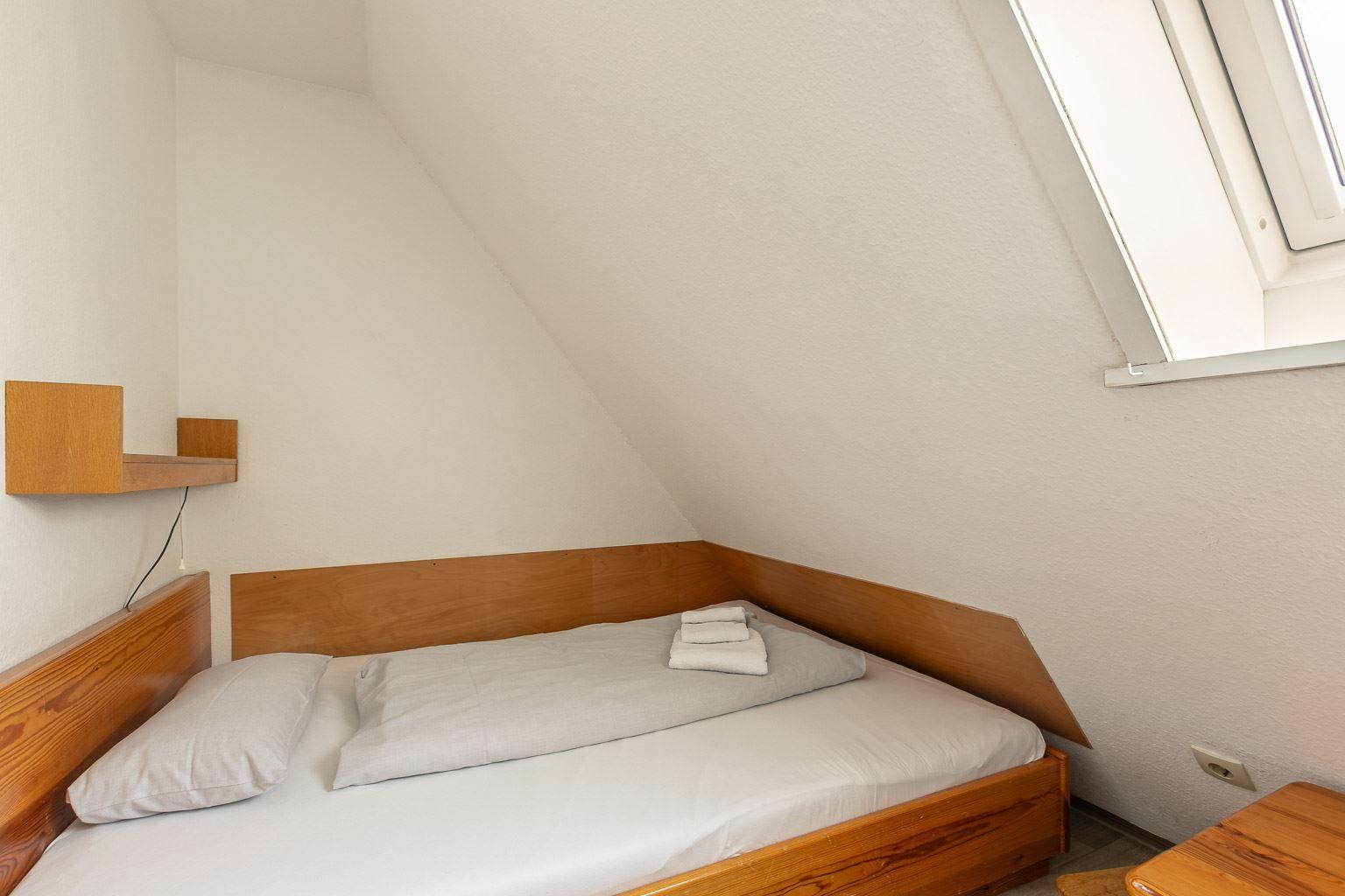 2. Schlafzimmer...