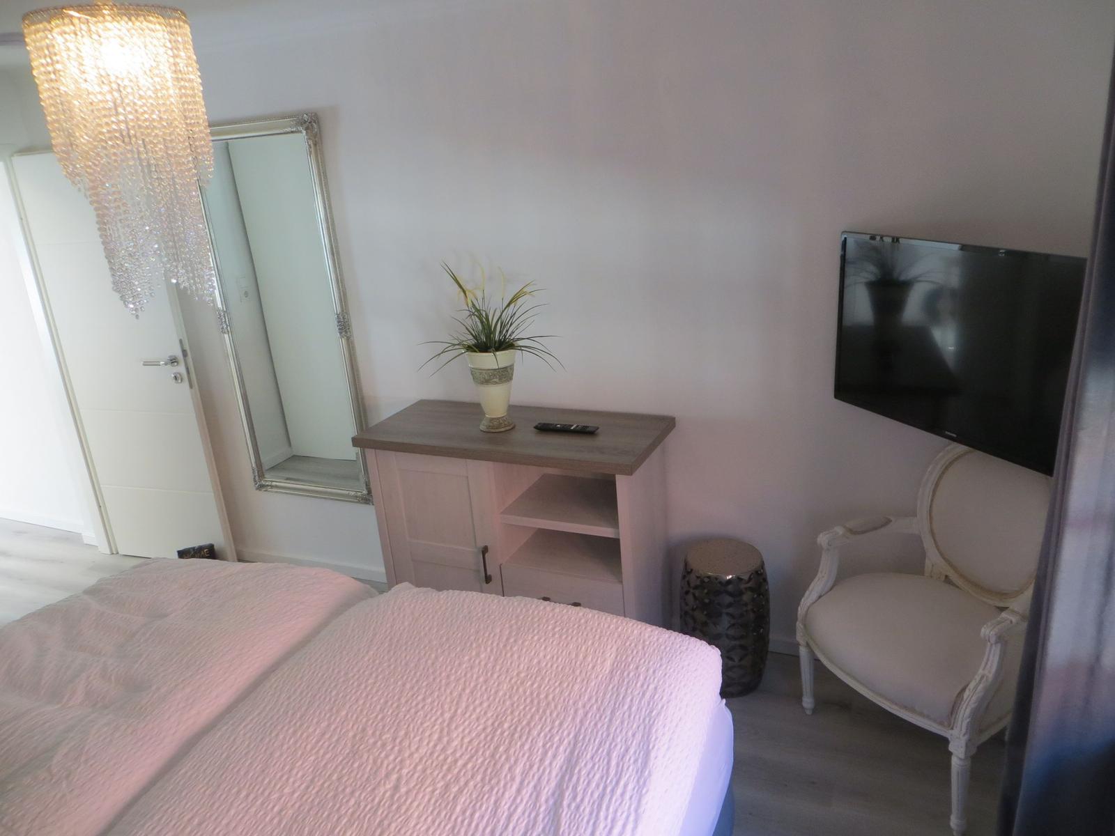 2. Schlafzimmer