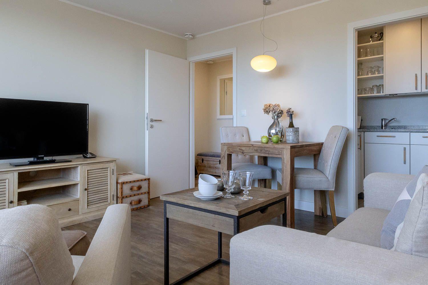 Wohnzimmer mit Fernseher