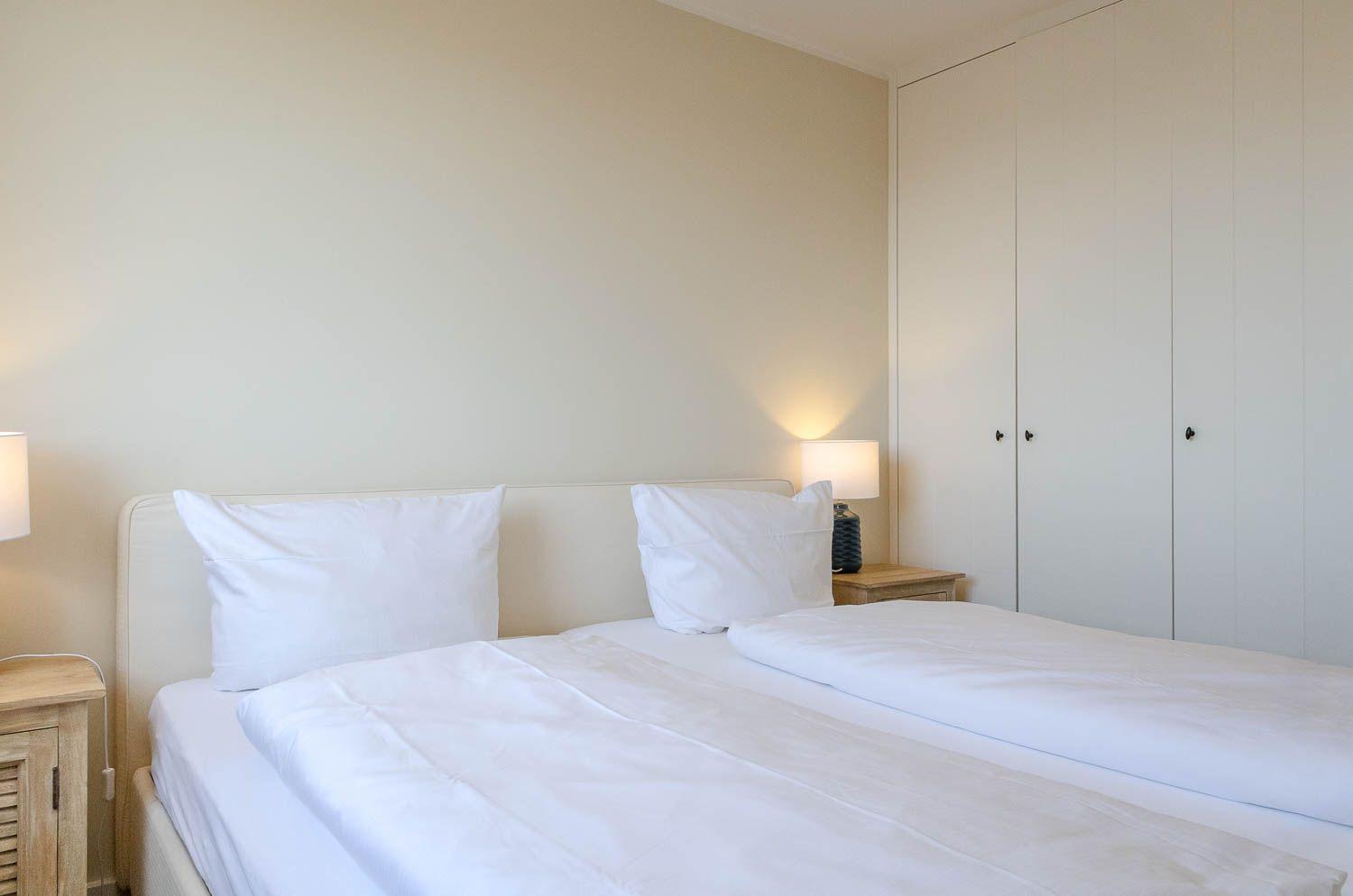 Schlafzimmer mit Doppelbett