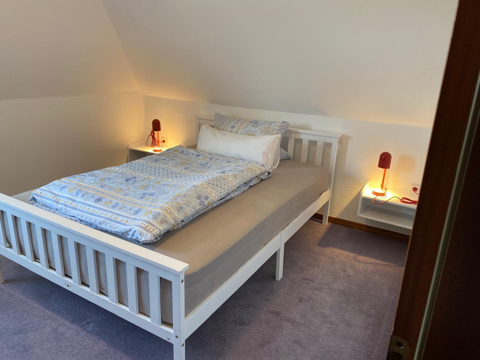 Schlafzimmer 1
